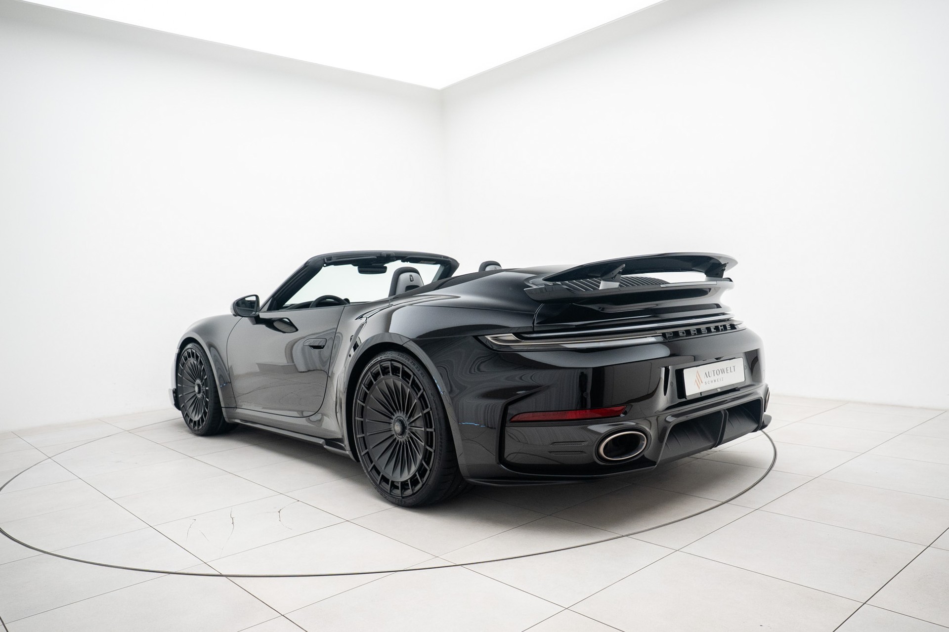 PORSCHE 911 Turbo S Cabriolet Vossen-image-2
