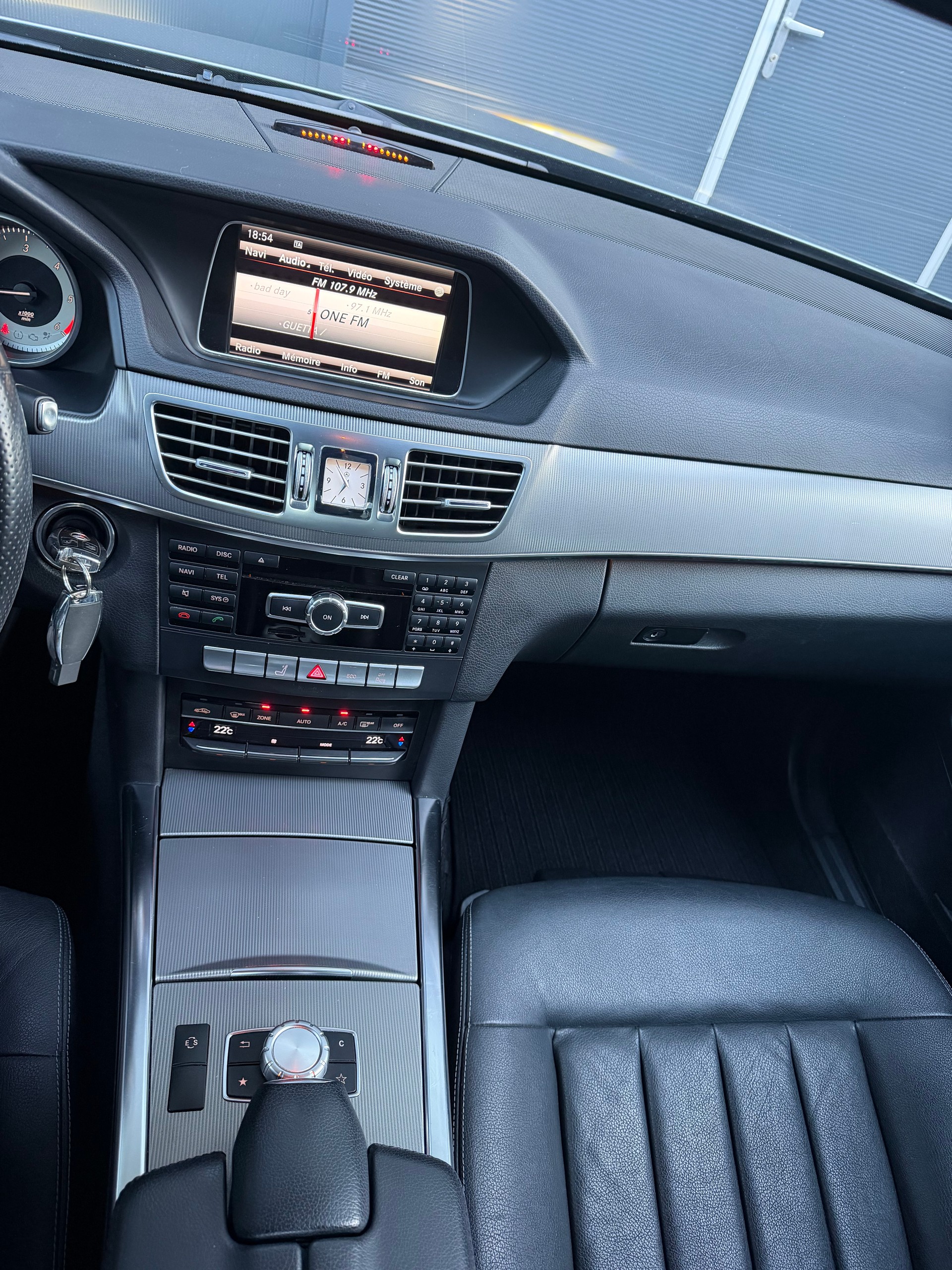 MERCEDES-BENZ E 220 CDI Avantgarde 7G-Tronic-image-14