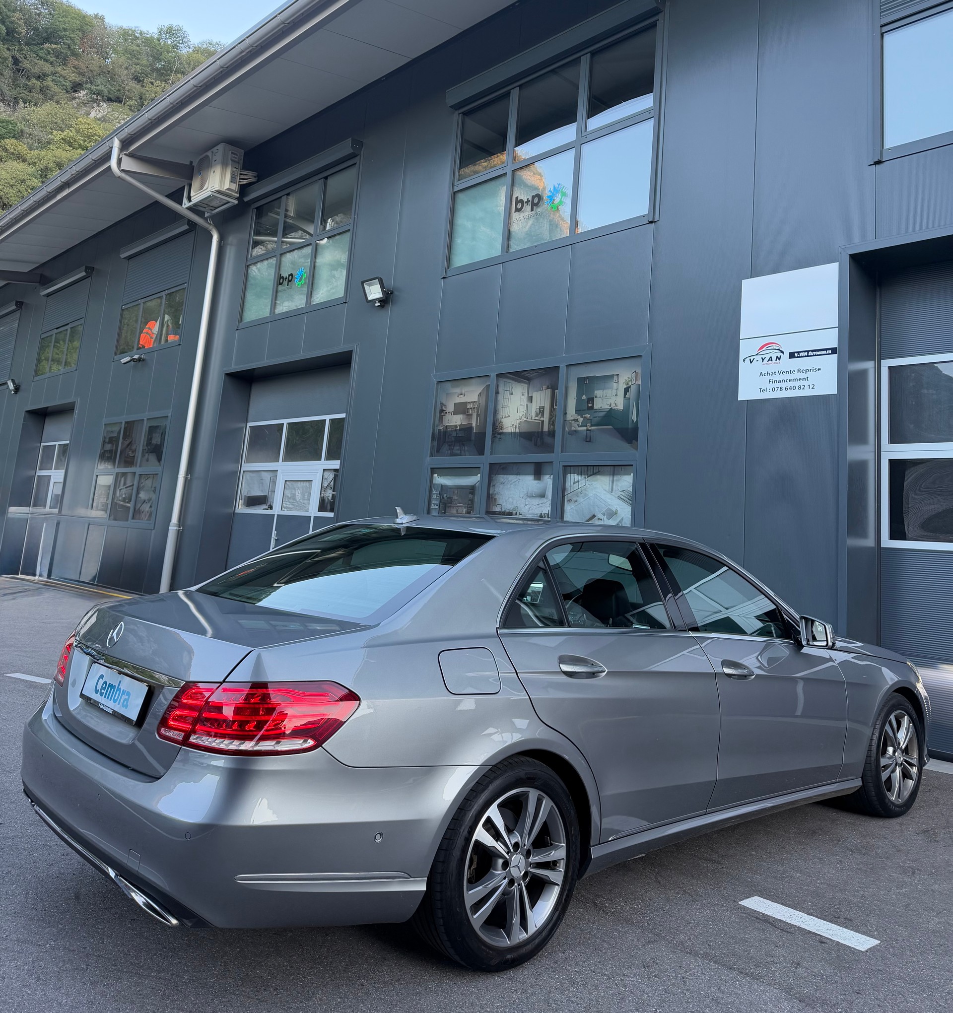 MERCEDES-BENZ E 220 CDI Avantgarde 7G-Tronic-image-7