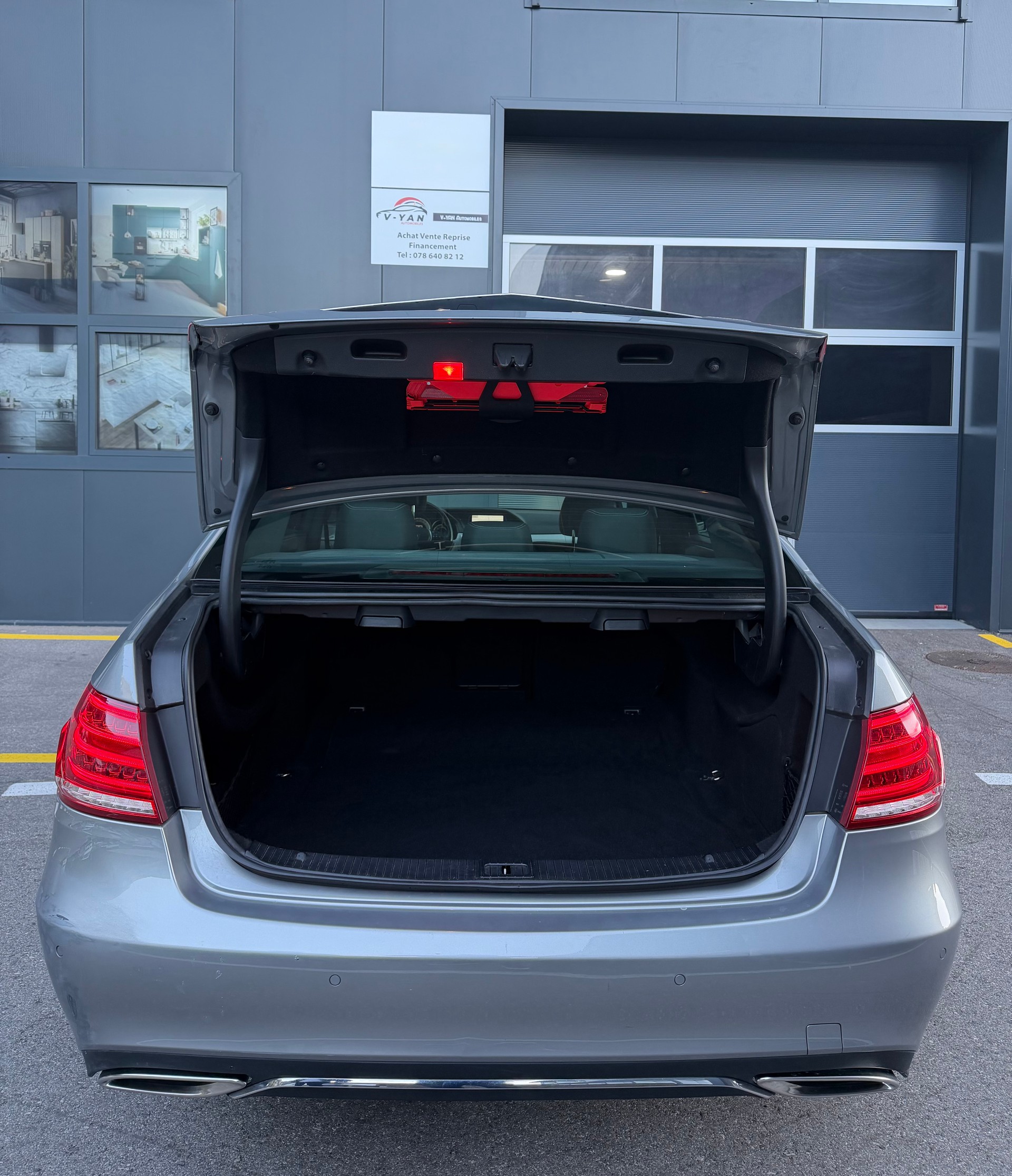 MERCEDES-BENZ E 220 CDI Avantgarde 7G-Tronic-image-6