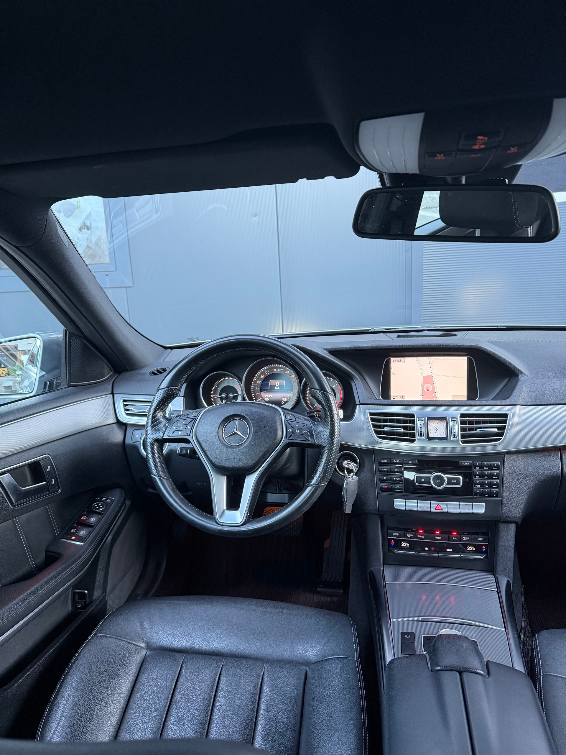 MERCEDES-BENZ E 220 CDI Avantgarde 7G-Tronic-image-9