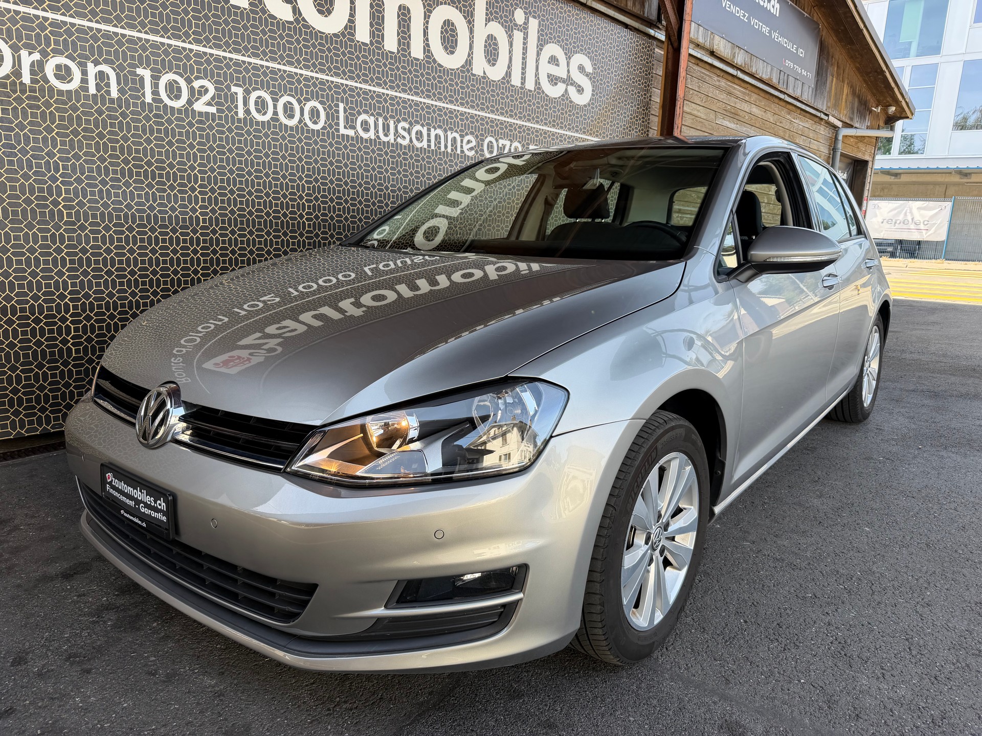 VW Golf 1.4 TSI Lounge-image-1