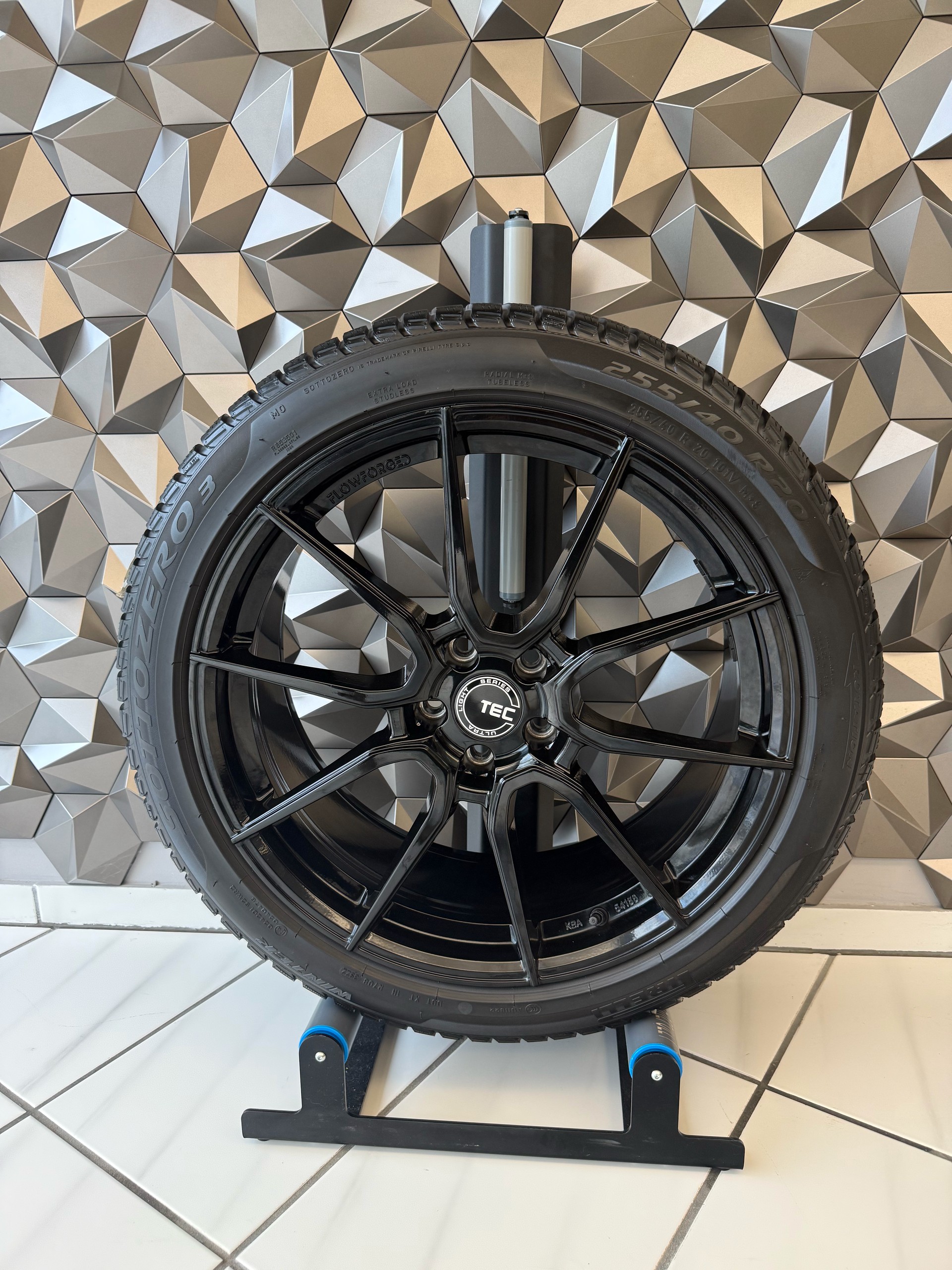 MERCEDES-BENZ GLB 35 AMG 4Matic 8G-Tronic-image-31