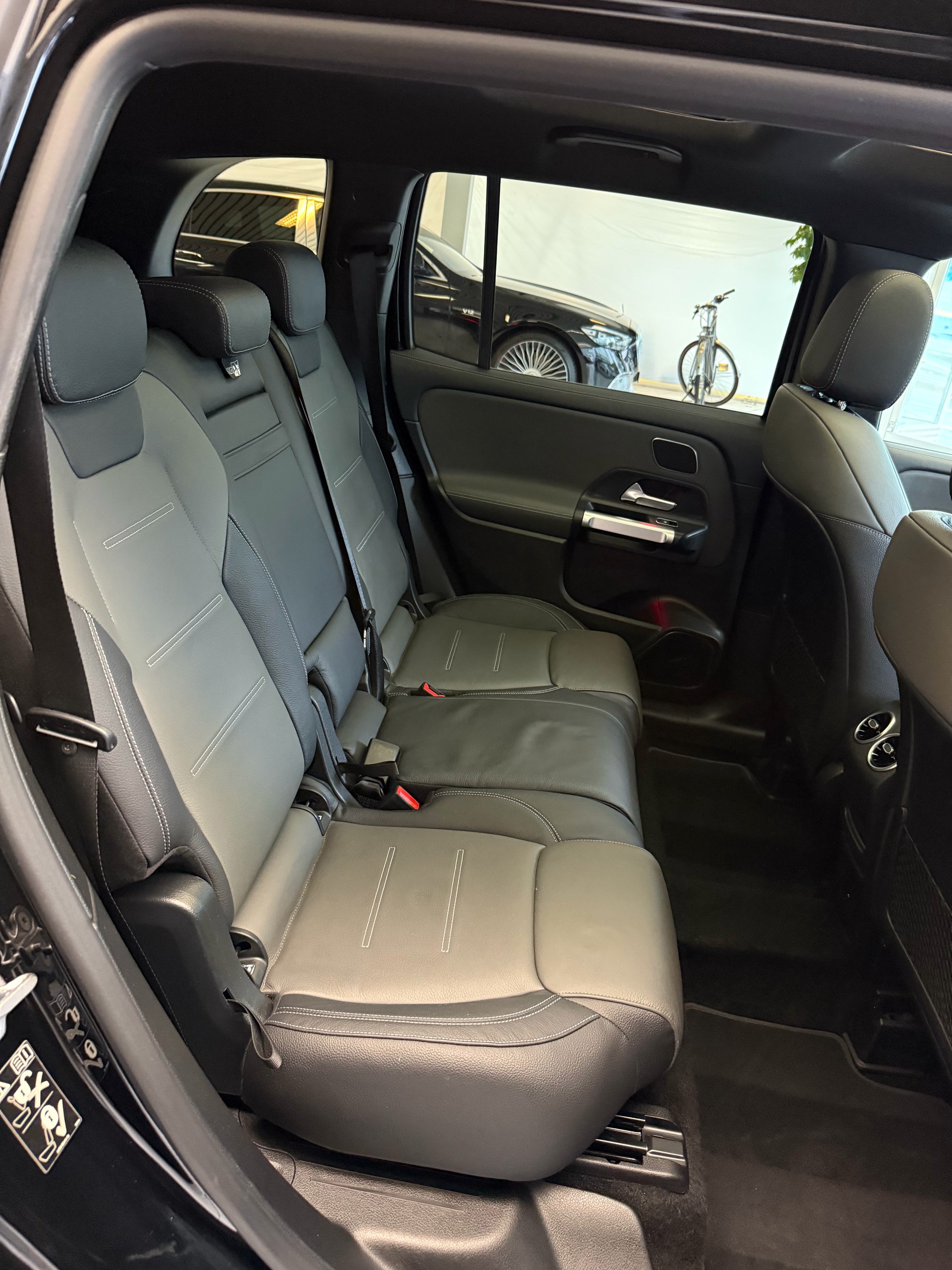 MERCEDES-BENZ GLB 35 AMG 4Matic 8G-Tronic-image-12