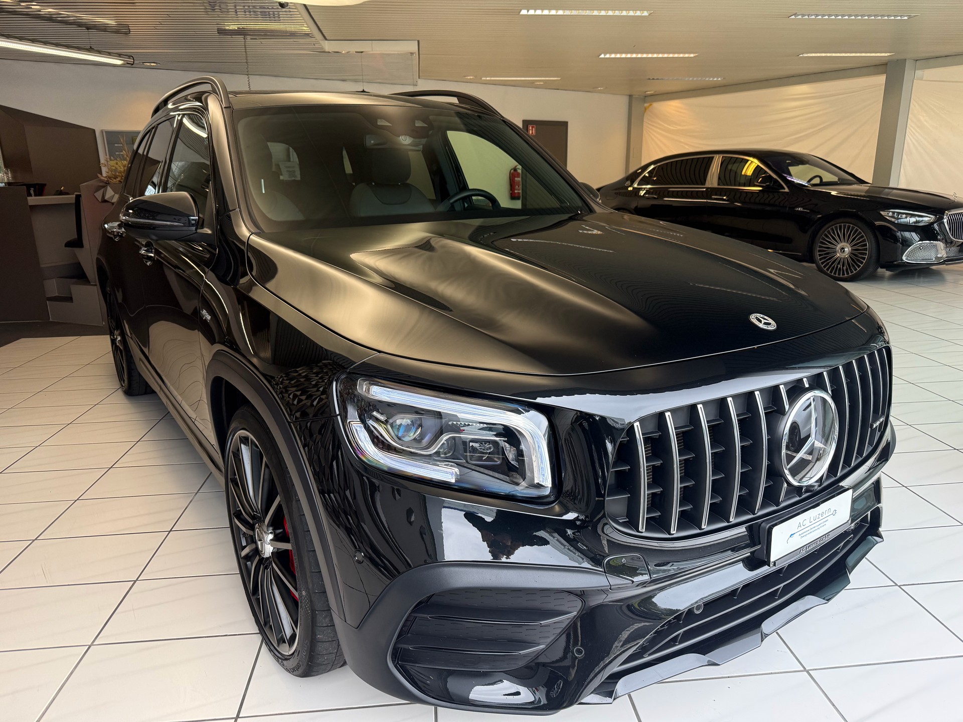 MERCEDES-BENZ GLB 35 AMG 4Matic 8G-Tronic-showroom-element-3