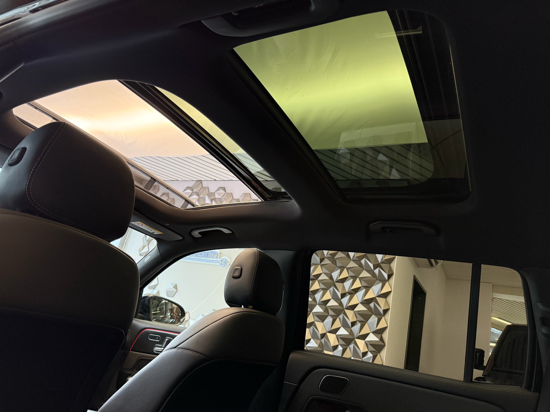 MERCEDES-BENZ GLB 35 AMG 4Matic 8G-Tronic-image-8
