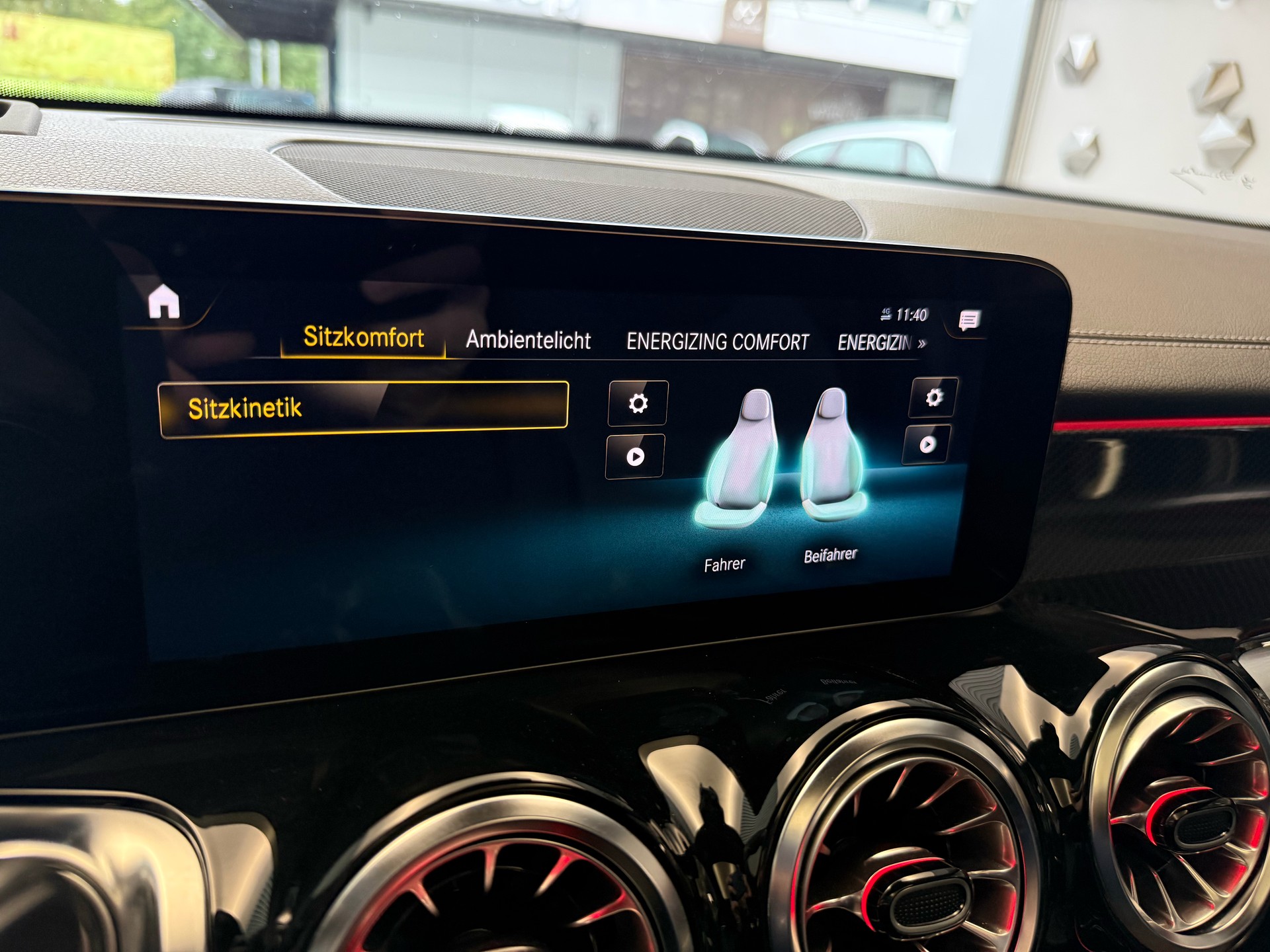 MERCEDES-BENZ GLB 35 AMG 4Matic 8G-Tronic-image-22