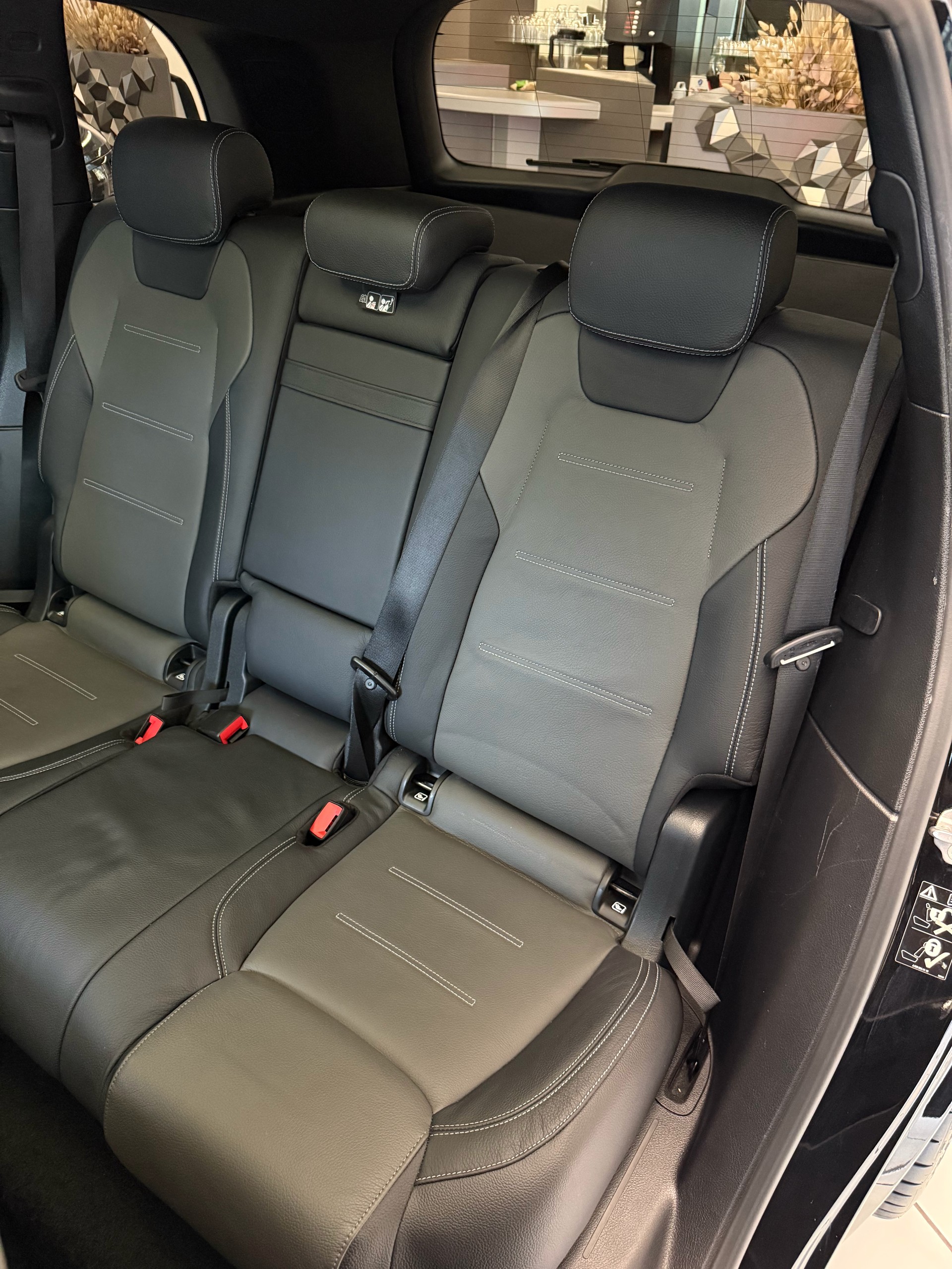 MERCEDES-BENZ GLB 35 AMG 4Matic 8G-Tronic-image-6