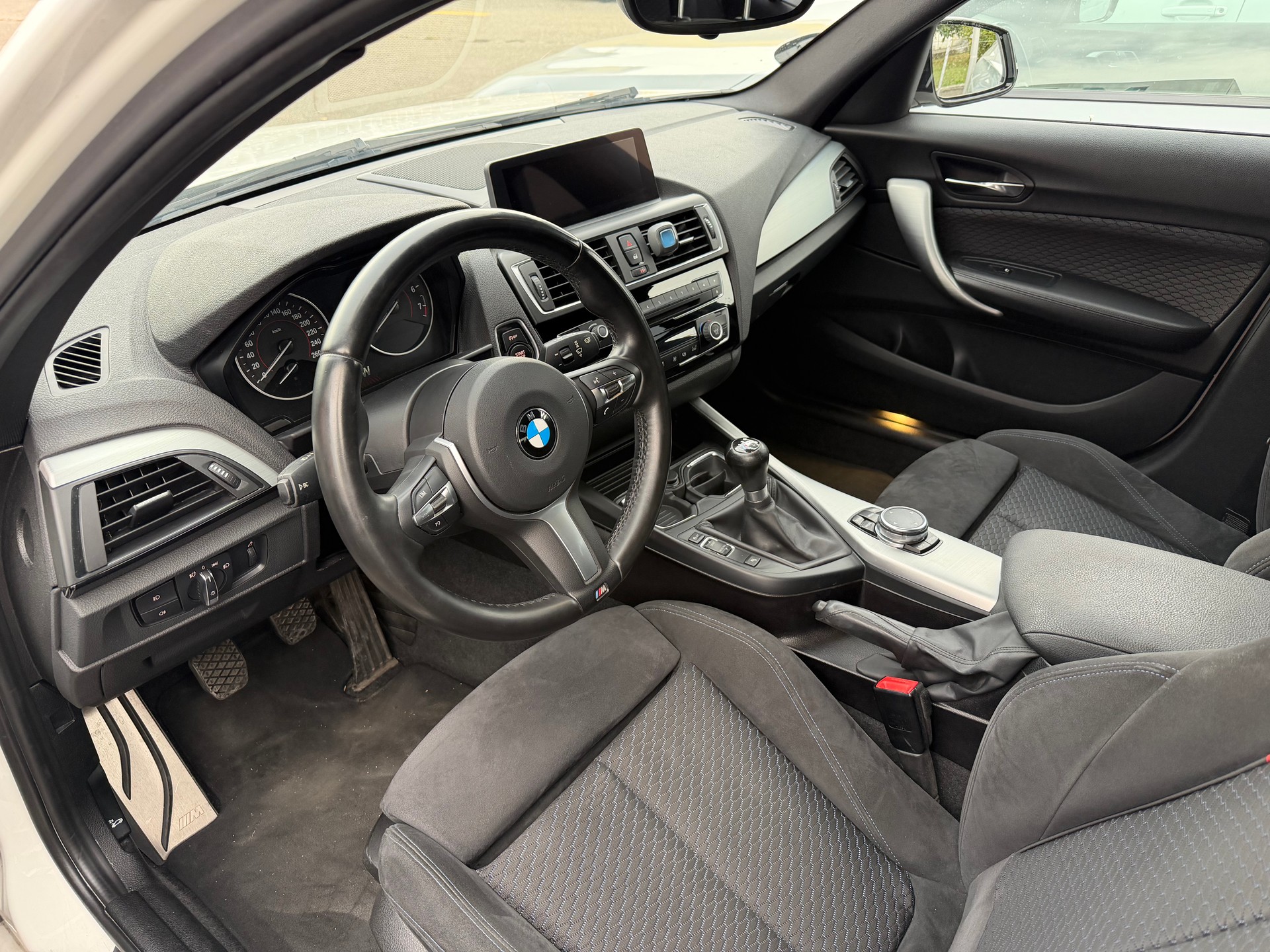 BMW 118i M Sport-image-13