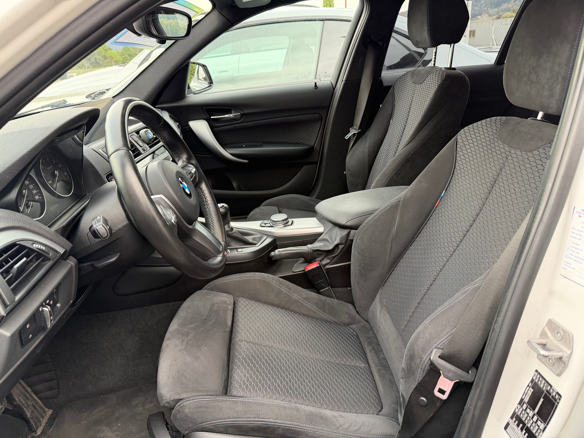 BMW 118i M Sport-image-12