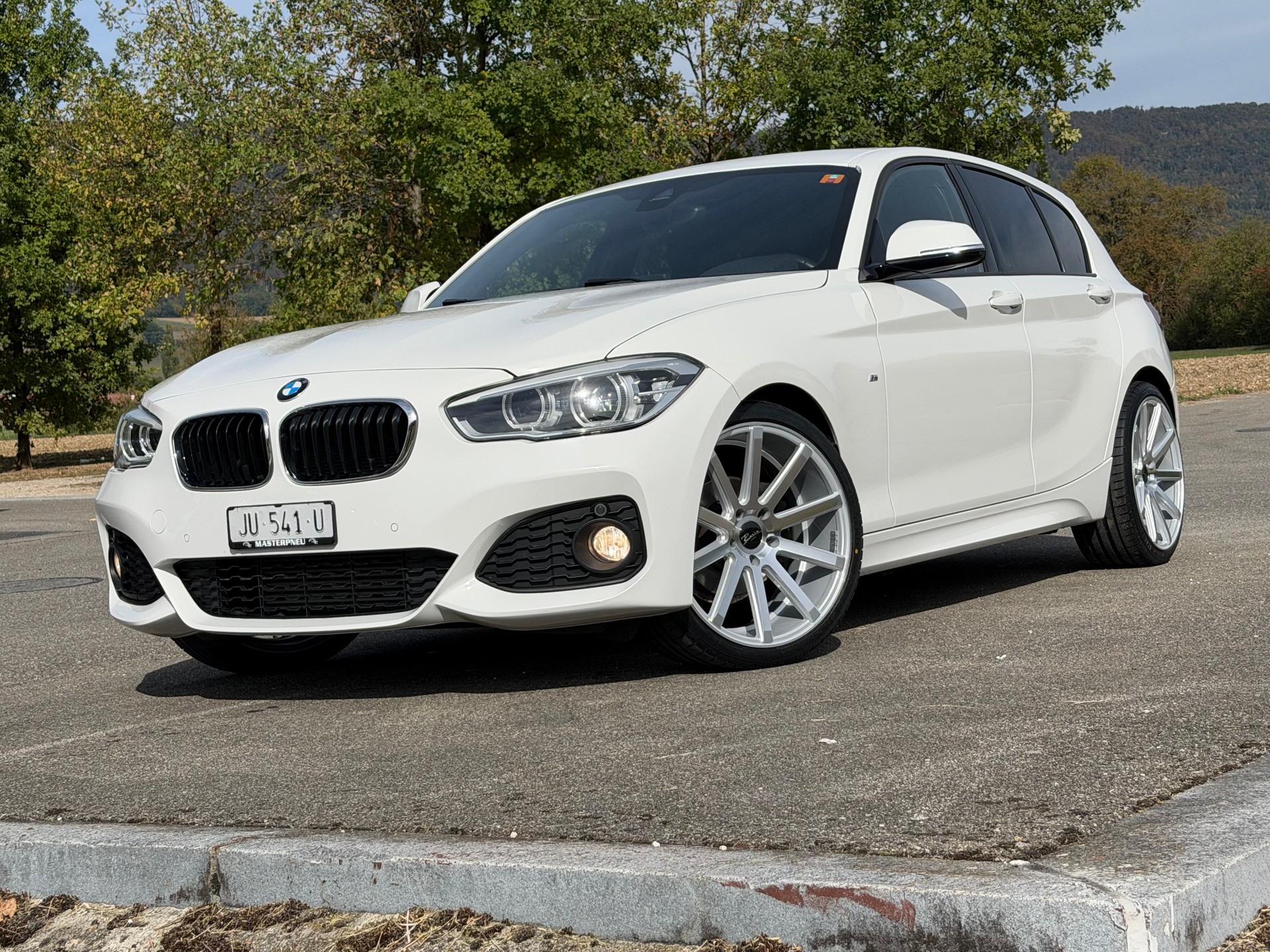 BMW 118i M Sport-image-1