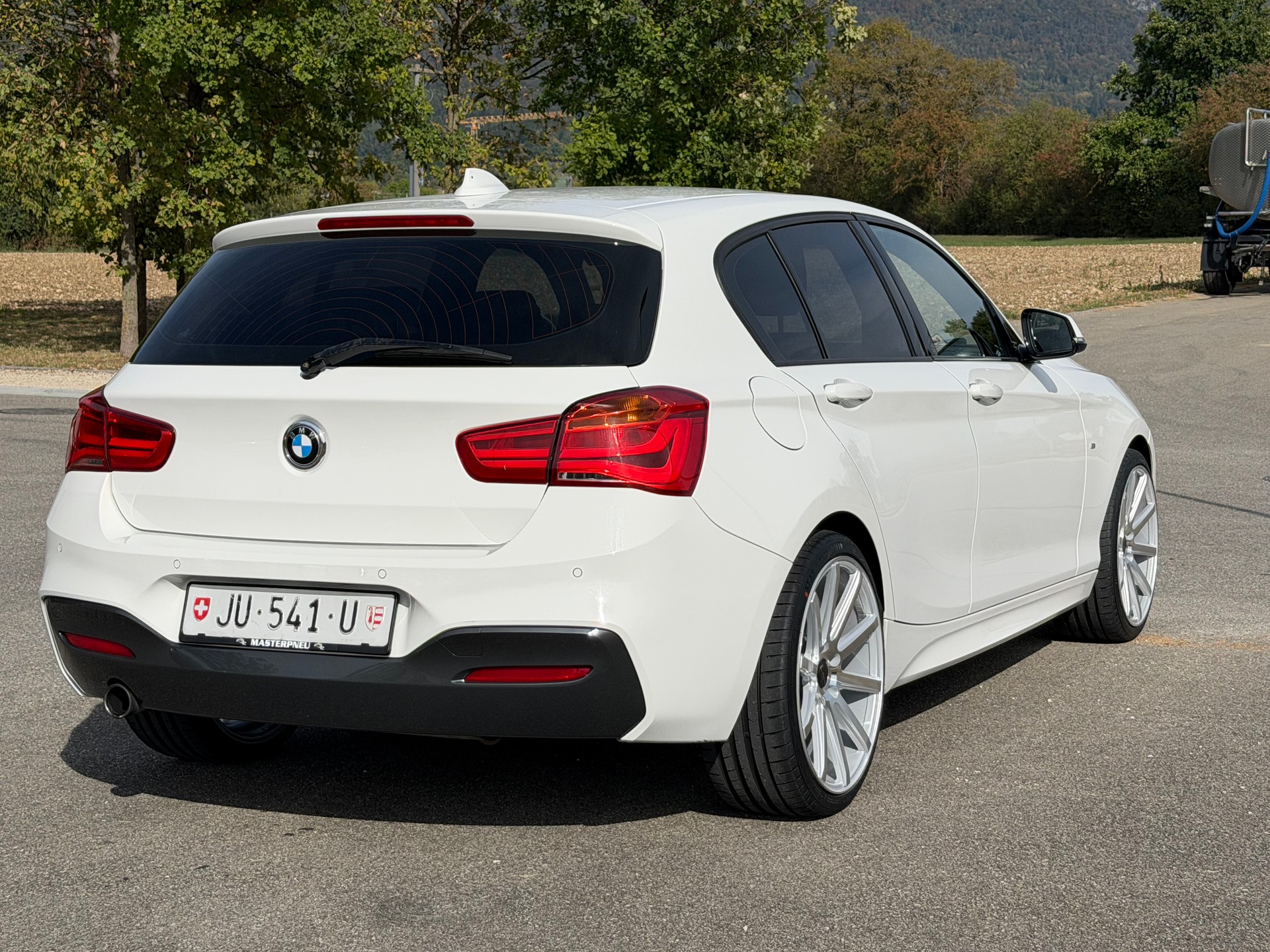 BMW 118i M Sport-image-5