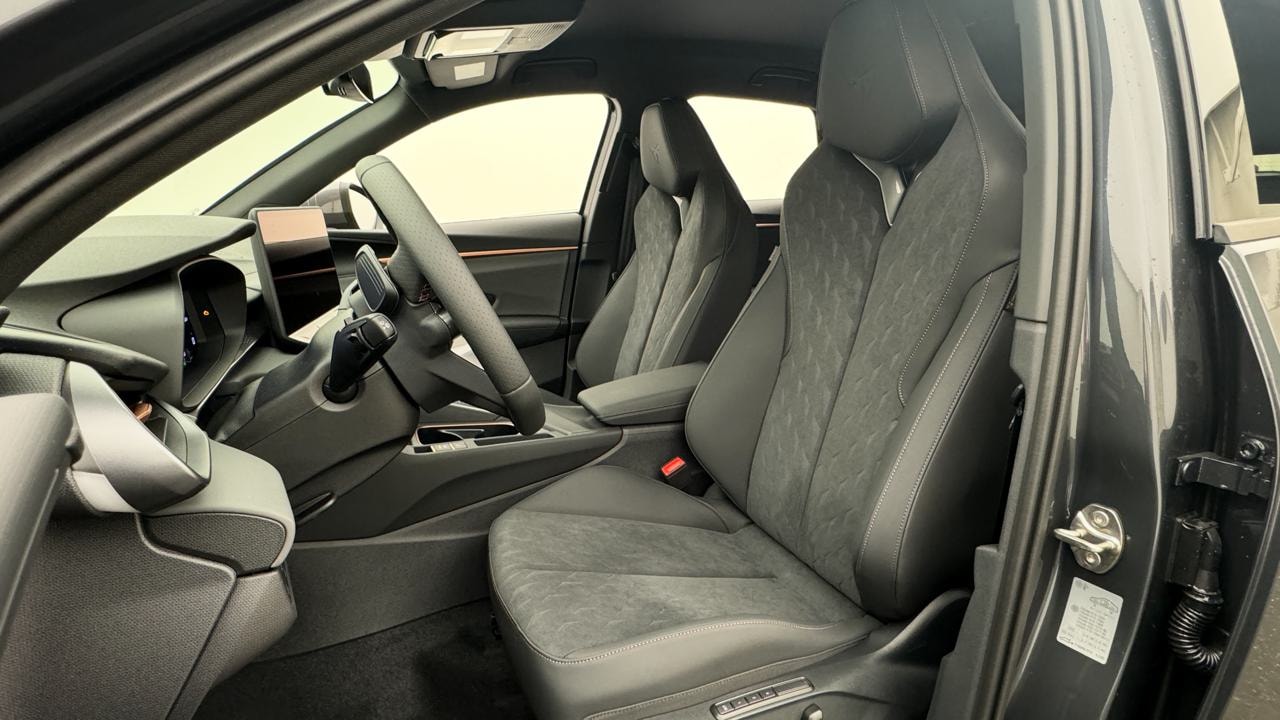 CUPRA Terramar 1.5 eHybrid DSG VZ-image-4