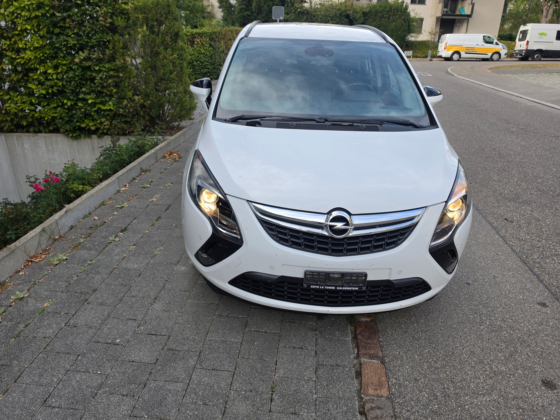 OPEL Zafira Tourer 1.4i 16V Turbo Drive Automatic-image-3