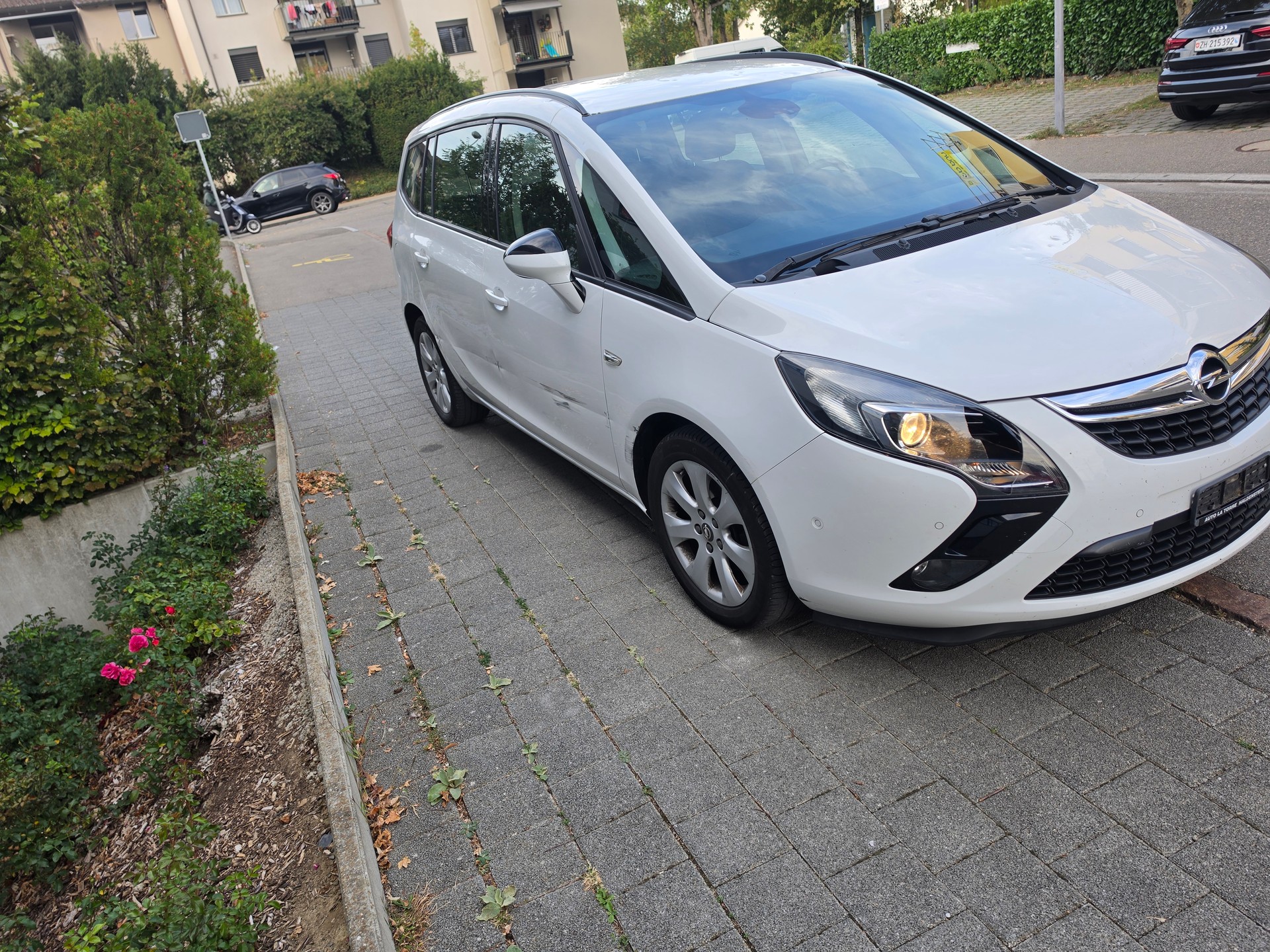 OPEL Zafira Tourer 1.4i 16V Turbo Drive Automatic-image-1