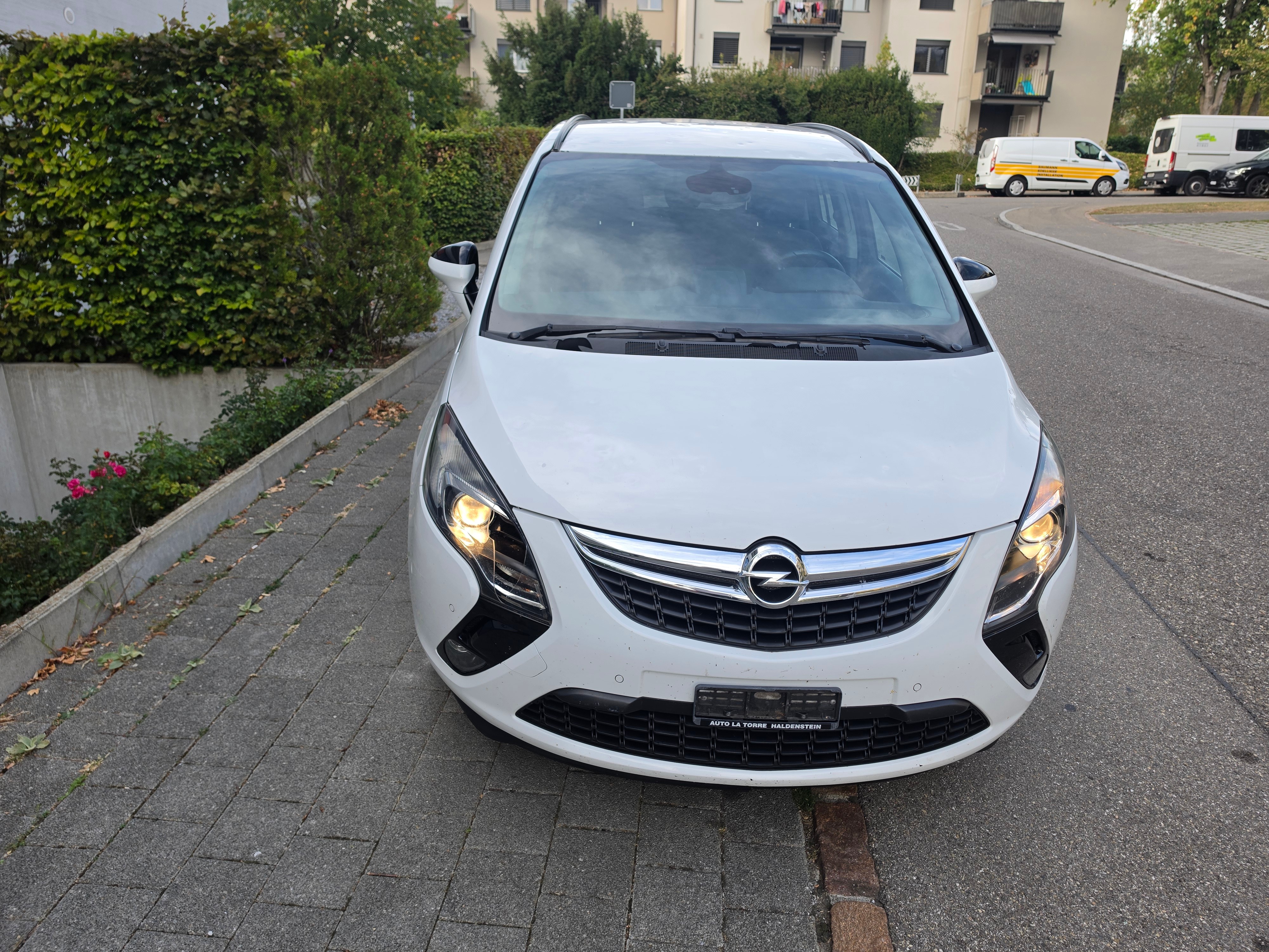 Car photo