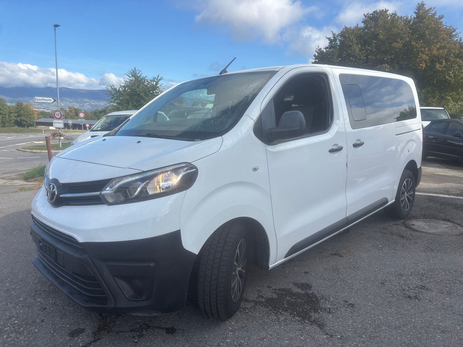TOYOTA Proace Verso 2.0 D-4D Family Medium-image-1