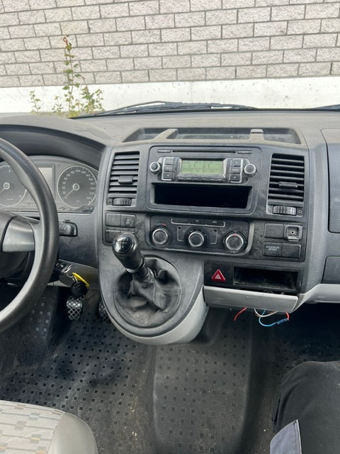VW T5 2.0 TDI-image-5