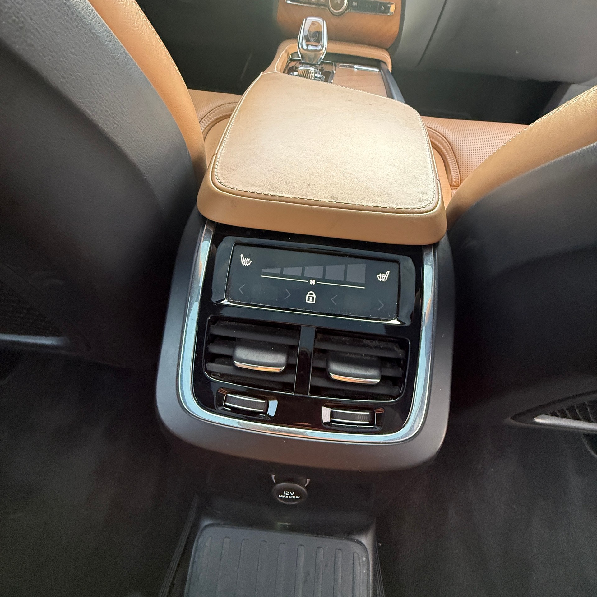 VOLVO XC90 T8 eAWD Inscription Geartronic-image-9