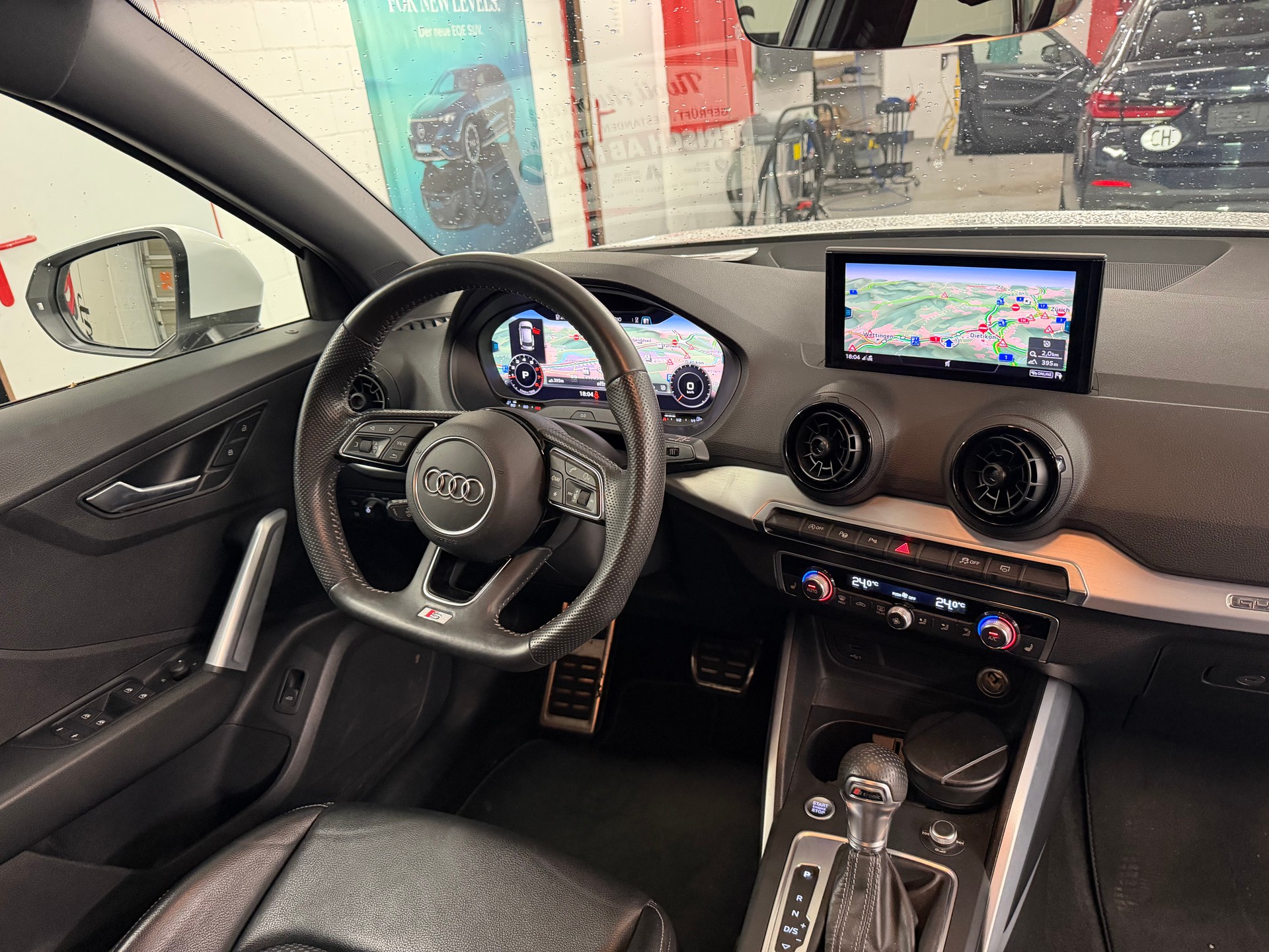 AUDI Q2 2.0 TFSI sport quattro S-tronic-image-11