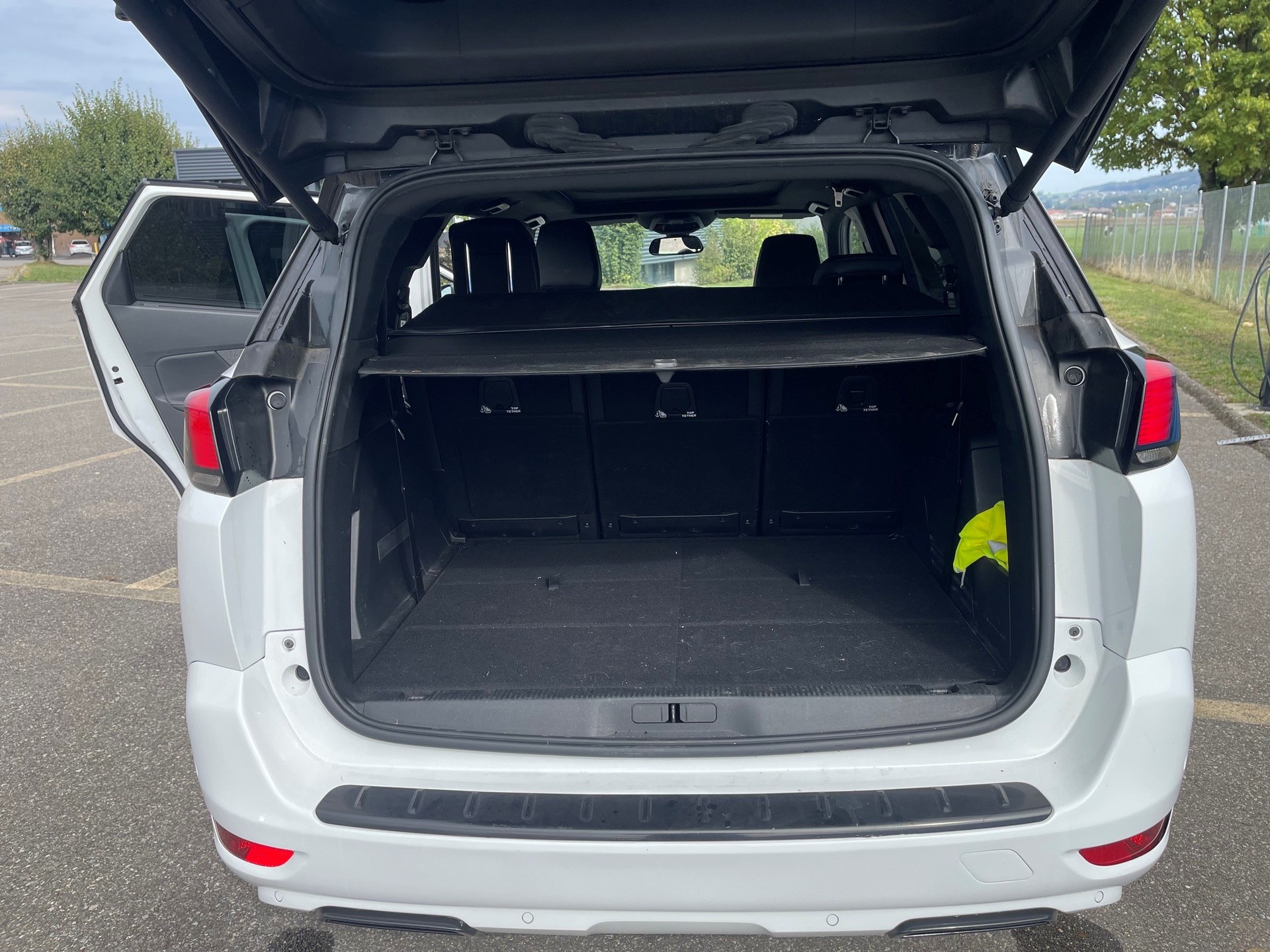 PEUGEOT 5008 1.6 PureTech GT Line-image-1