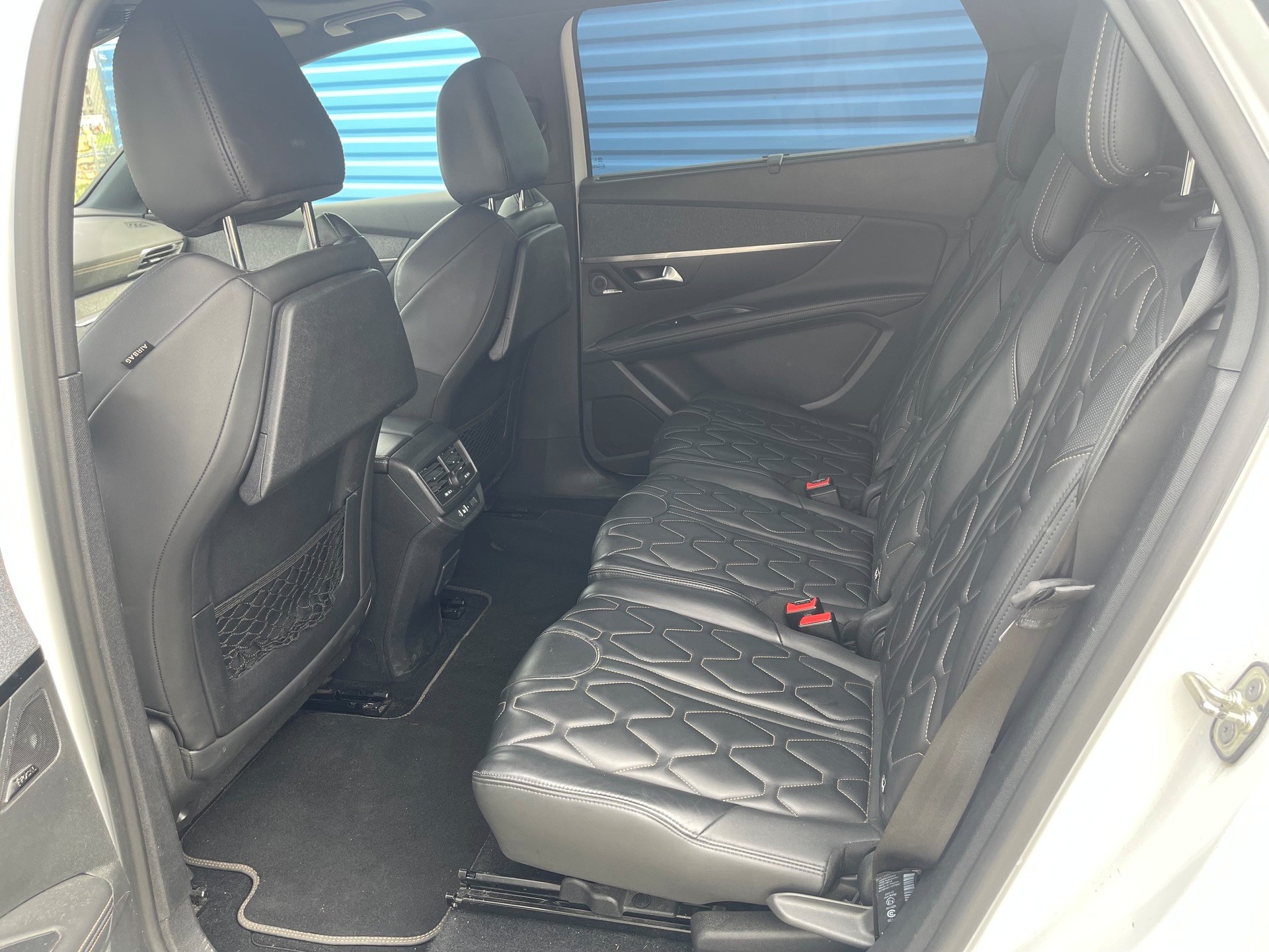 PEUGEOT 5008 1.6 PureTech GT Line-image-3