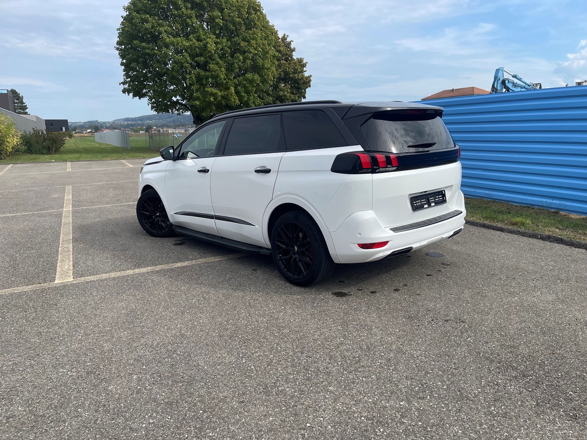 PEUGEOT 5008 1.6 PureTech GT Line-image-6