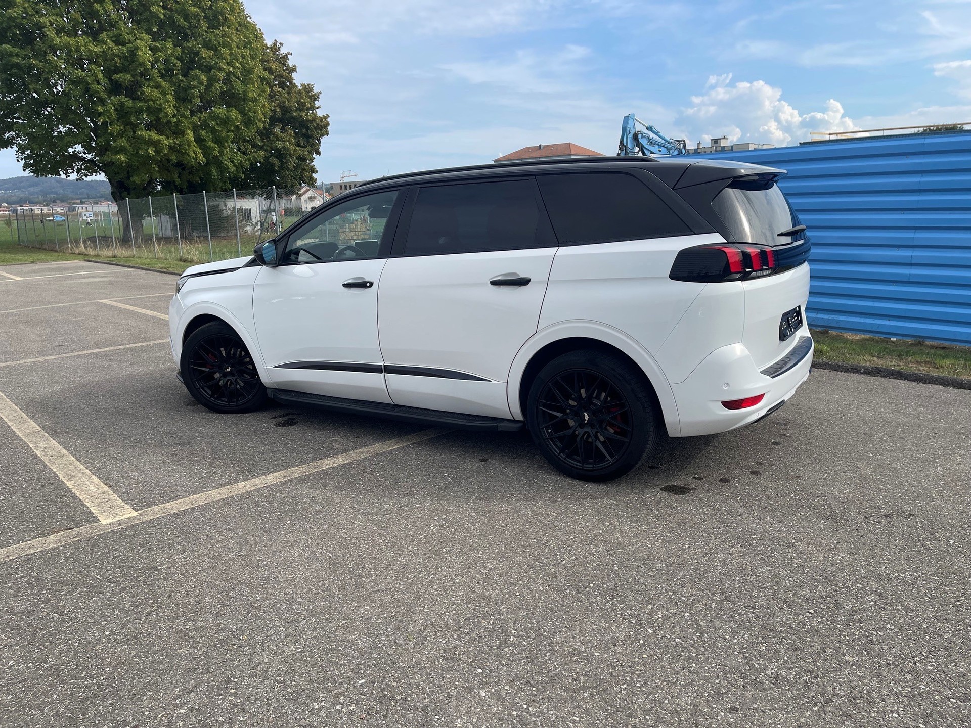 PEUGEOT 5008 1.6 PureTech GT Line-image-5