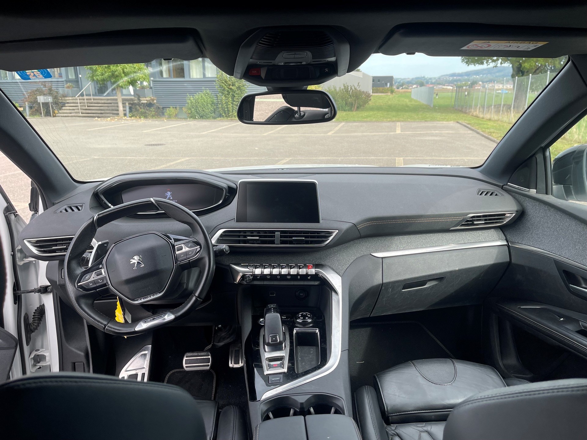 PEUGEOT 5008 1.6 PureTech GT Line-image-2