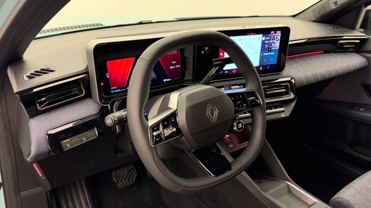 RENAULT R4 E-Tech Comfort Range 52 kWh Techno-image-6