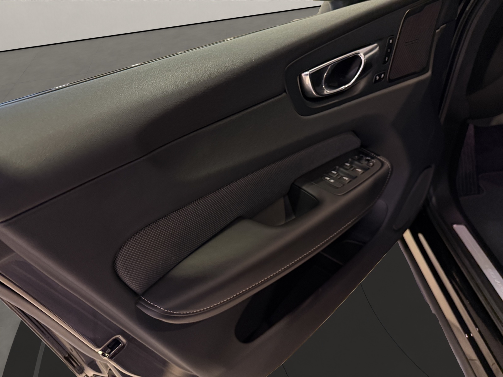 VOLVO XC60 2.0 T8 TE Ultimate Dark eAWD-image-7