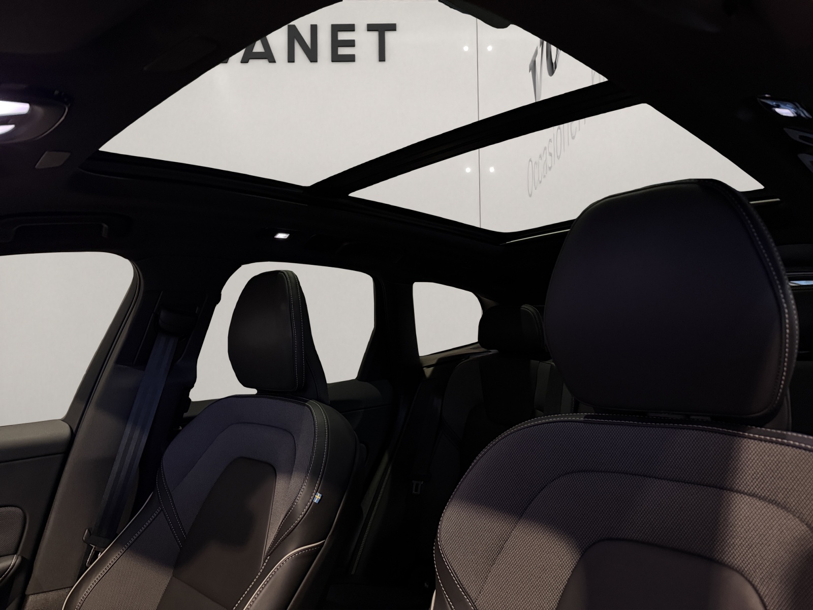 VOLVO XC60 2.0 T8 TE Ultimate Dark eAWD-image-6