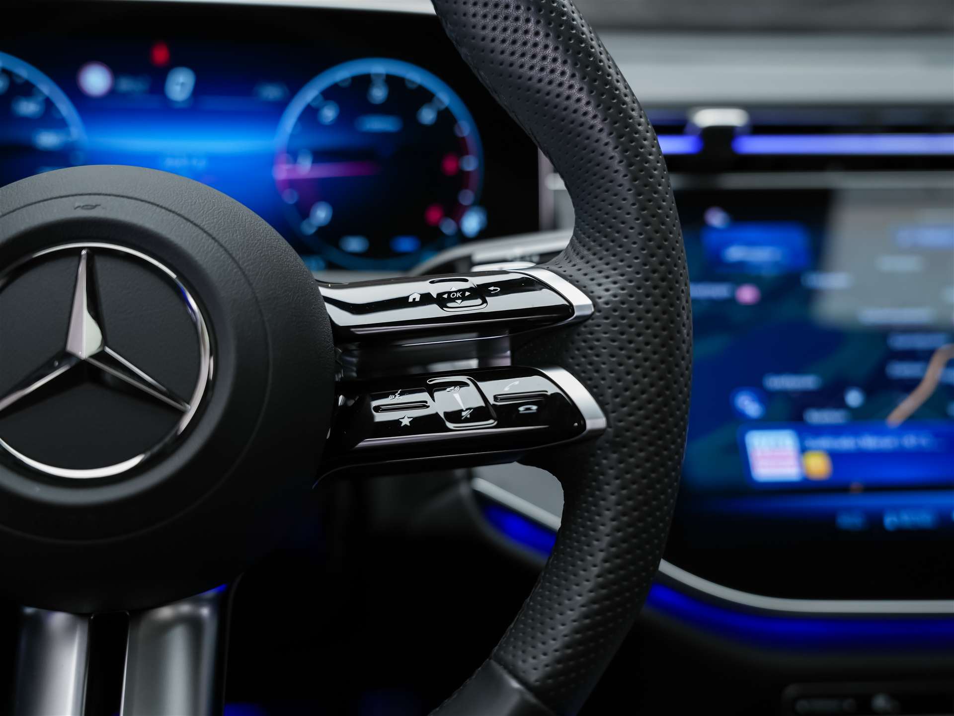 MERCEDES-BENZ E 220 d AMG Line 9G-Tronic *Werksgarantie*21" Felgen*Panorama*Lenkradheizung*-image-30