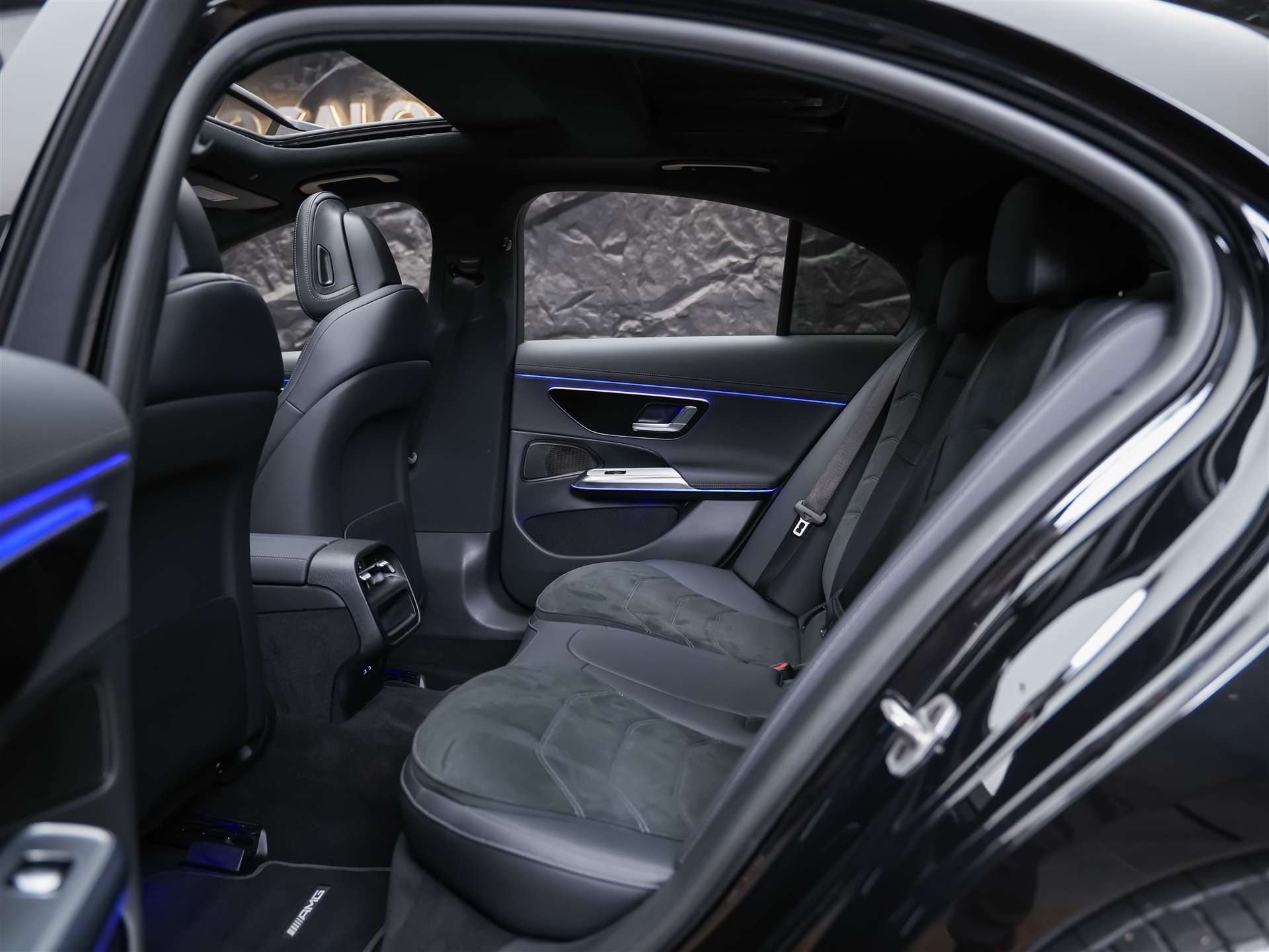 MERCEDES-BENZ E 220 d AMG Line 9G-Tronic *Werksgarantie*21" Felgen*Panorama*Lenkradheizung*-image-14