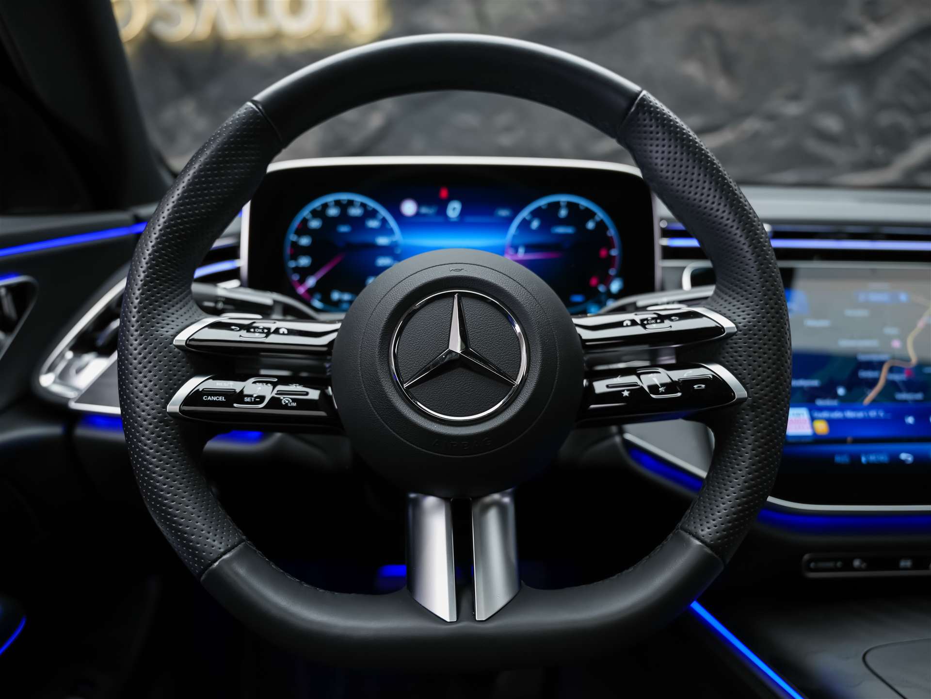MERCEDES-BENZ E 220 d AMG Line 9G-Tronic *Werksgarantie*21" Felgen*Panorama*Lenkradheizung*-image-28