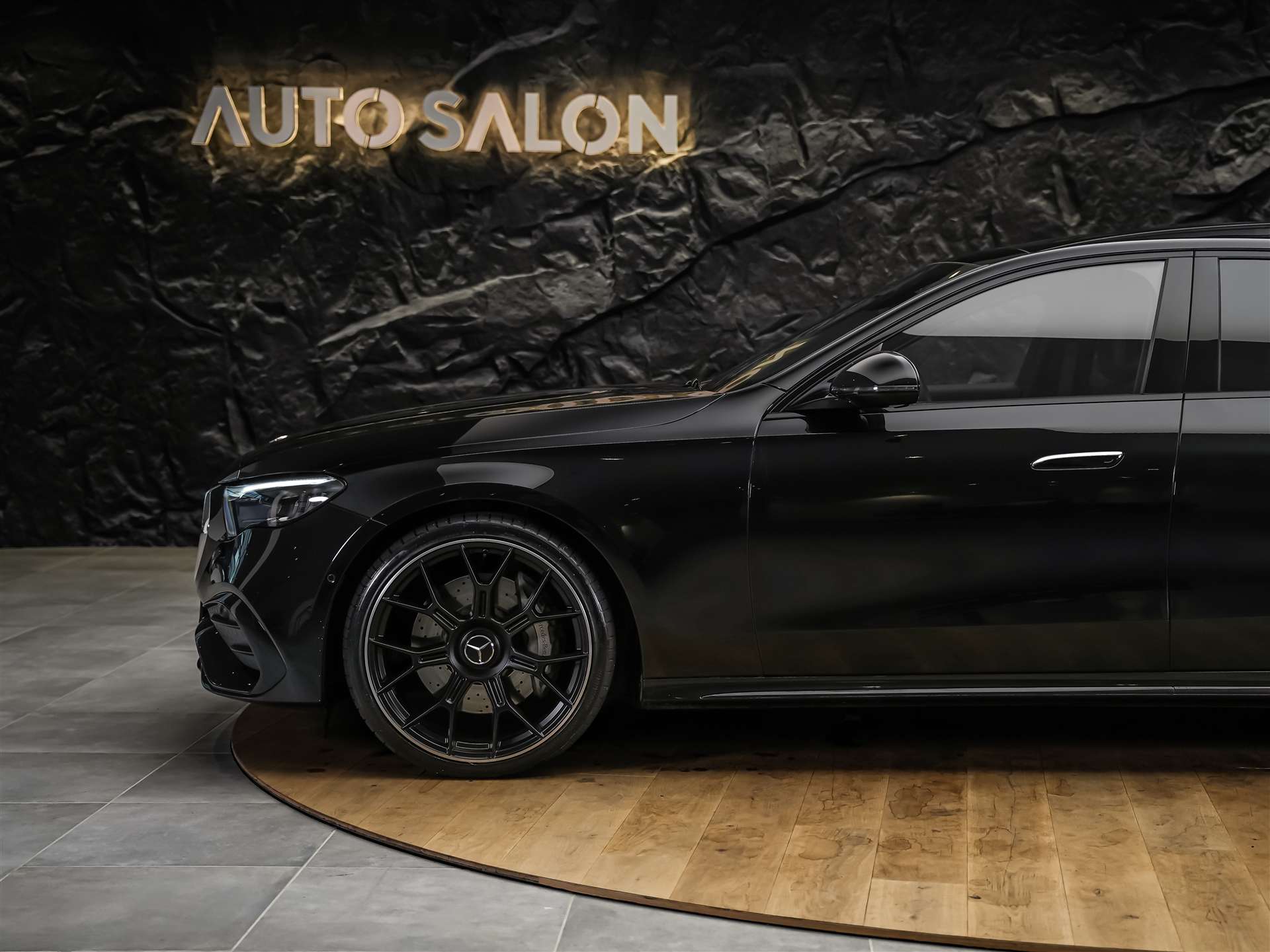 MERCEDES-BENZ E 220 d AMG Line 9G-Tronic *Werksgarantie*21" Felgen*Panorama*Lenkradheizung*-image-17