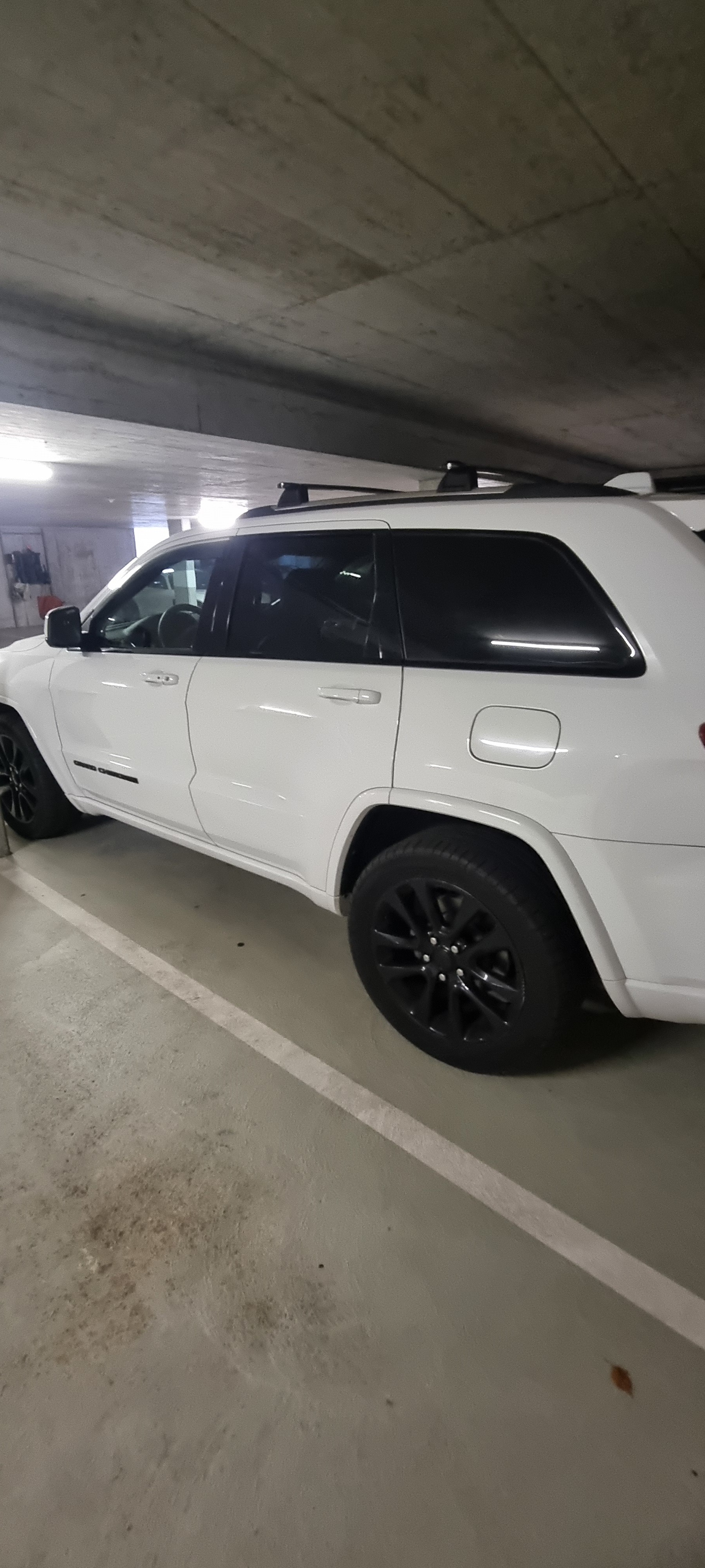 JEEP 3.0 CRD 250 Night Eagle-image-1