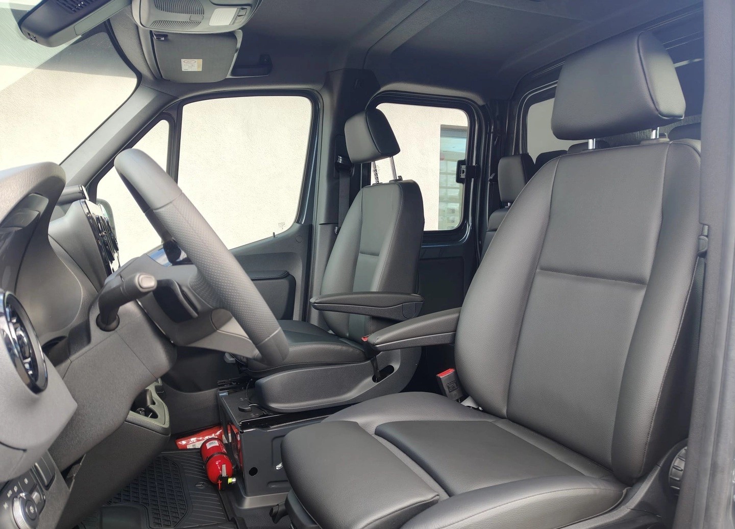 MERCEDES-BENZ Sprinter 319 CDI Standard 9G-TRONIC 4x4-image-5