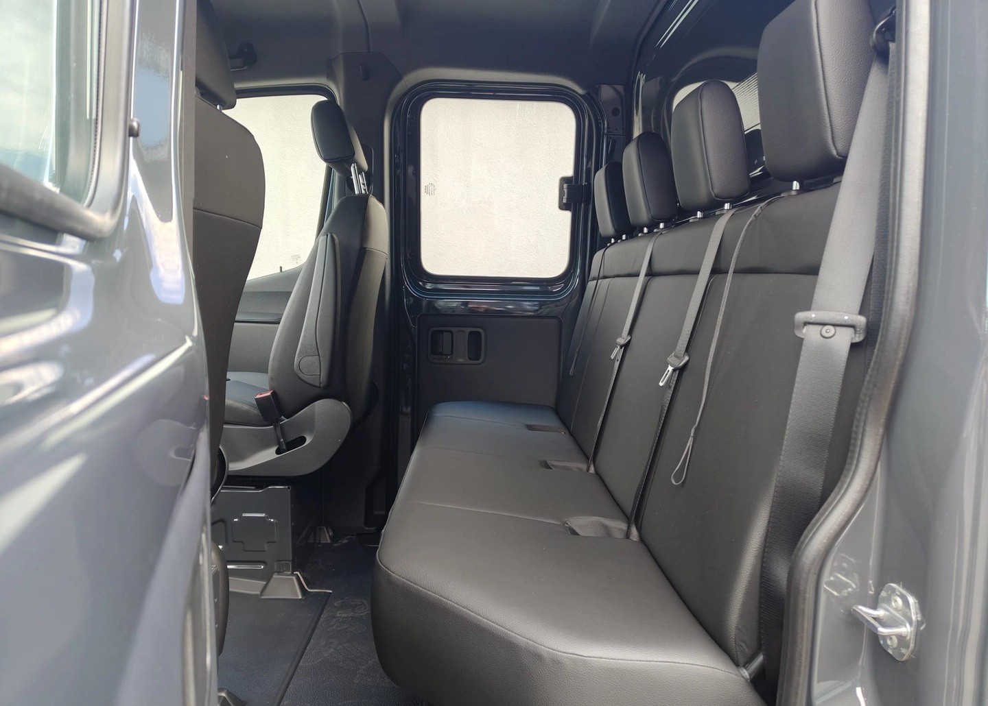 MERCEDES-BENZ Sprinter 319 CDI Standard 9G-TRONIC 4x4-image-7