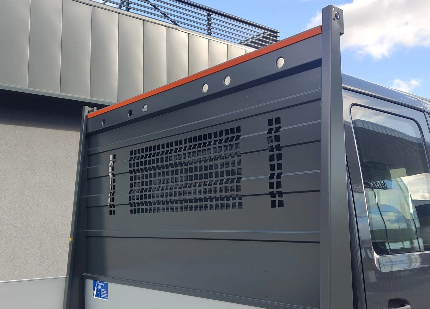 MERCEDES-BENZ Sprinter 319 CDI Standard 9G-TRONIC 4x4-showroom-element-3