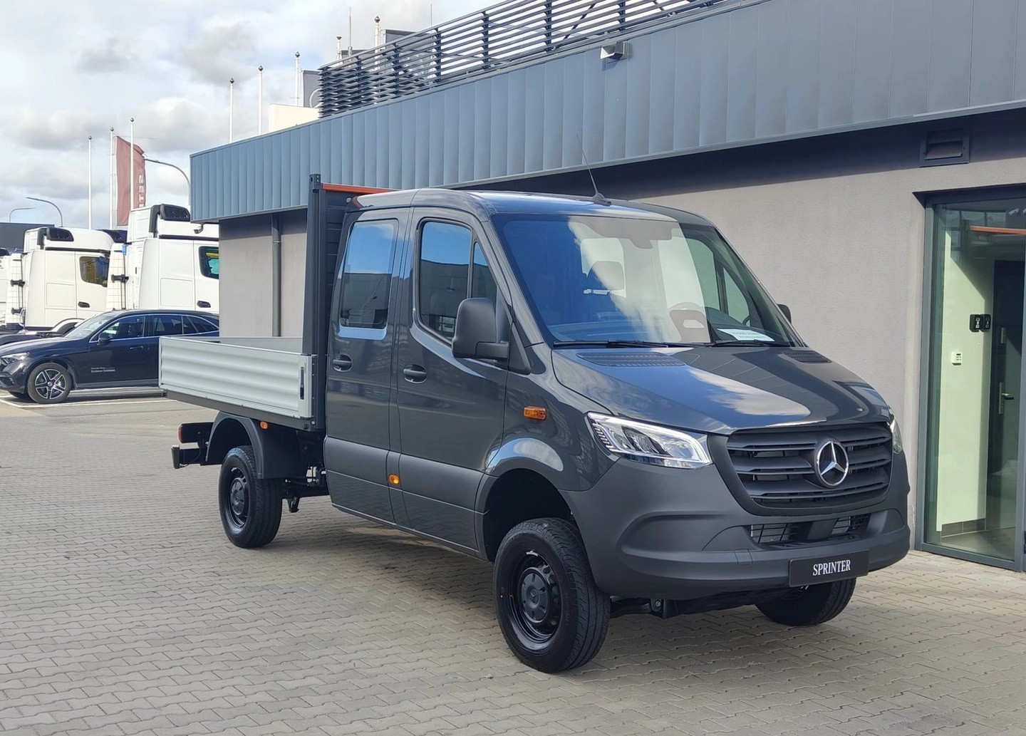 MERCEDES-BENZ Sprinter 319 CDI Standard 9G-TRONIC 4x4-showroom-element-1