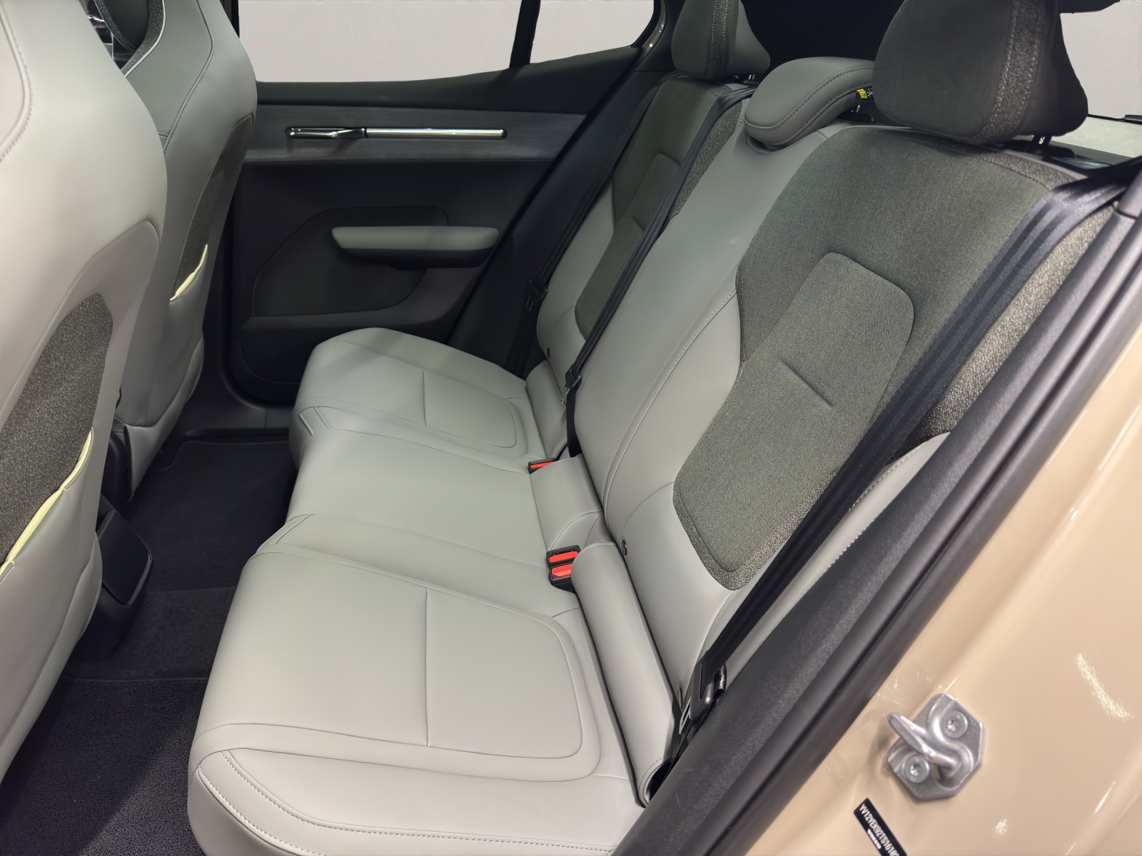 VOLVO EX30 CC E60 Twin Performance AWD-image-10
