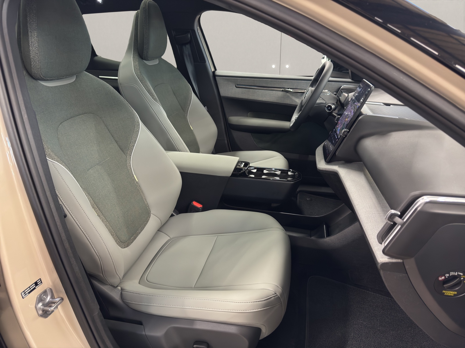 VOLVO EX30 CC E60 Twin Performance AWD-image-11