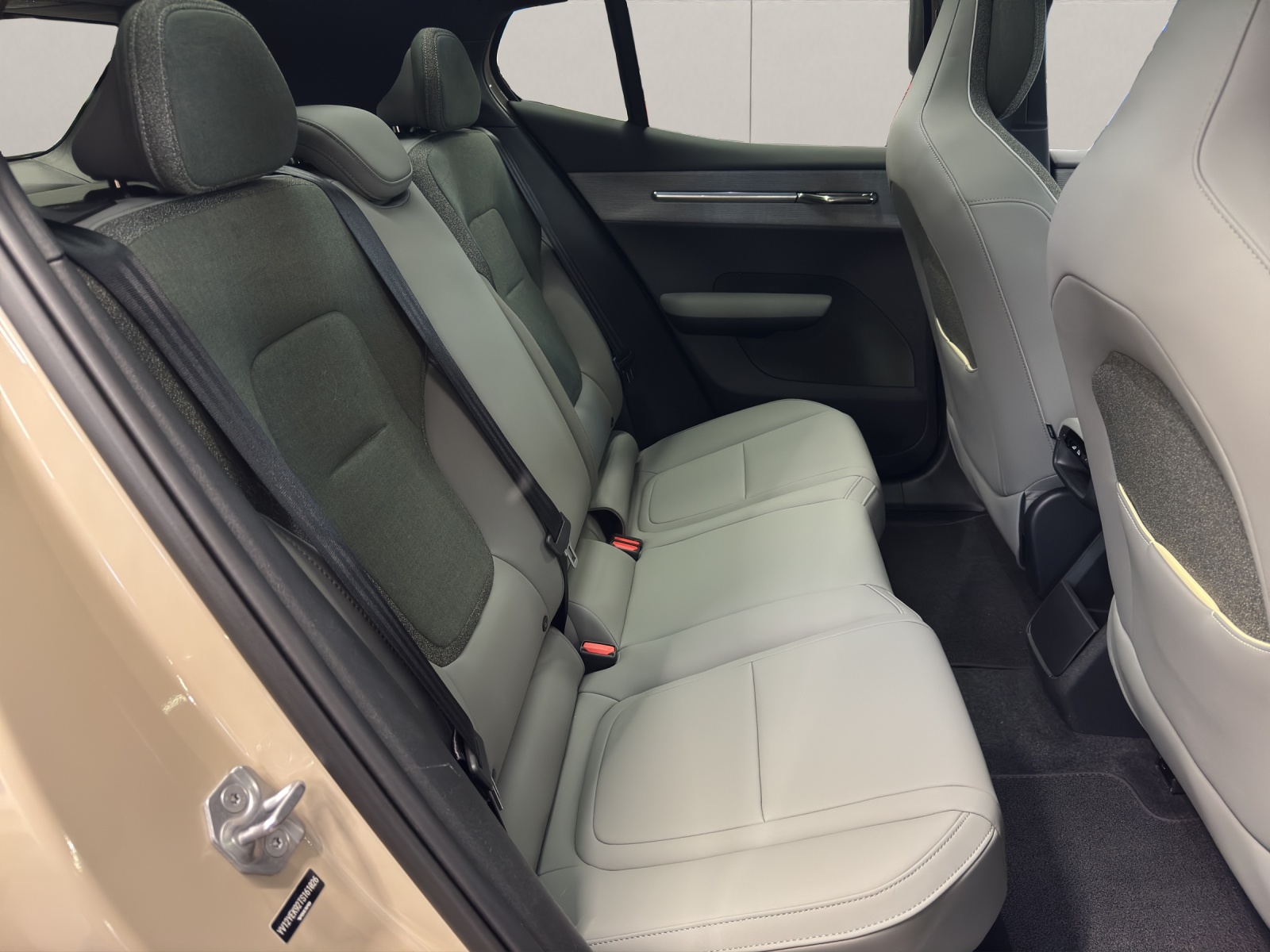 VOLVO EX30 CC E60 Twin Performance AWD-image-8
