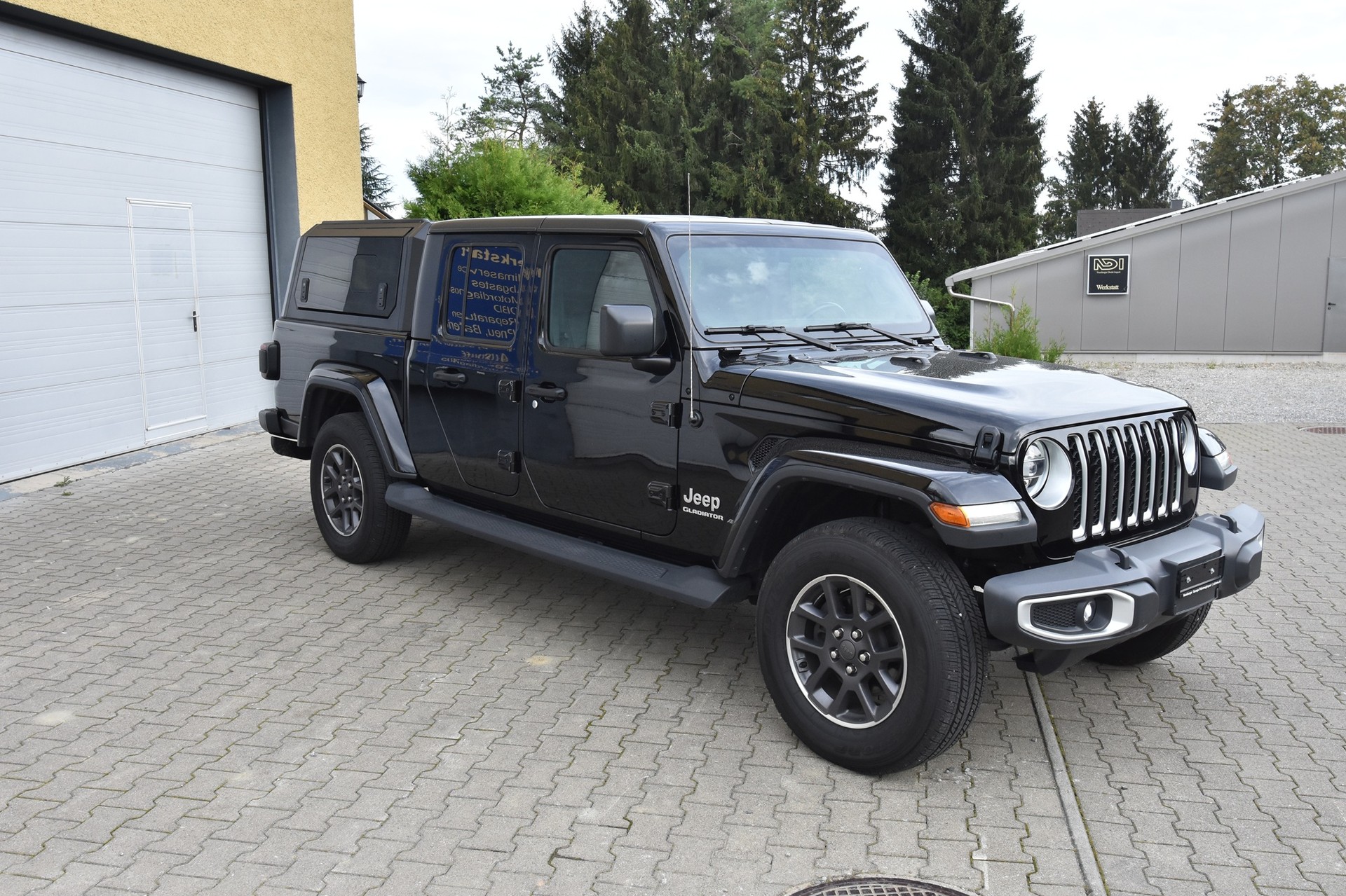JEEP Overland-image-7