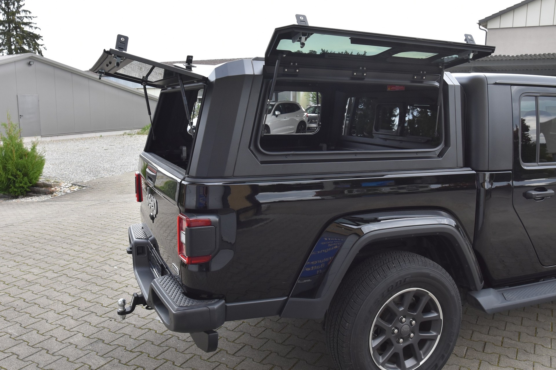 JEEP Overland-image-8