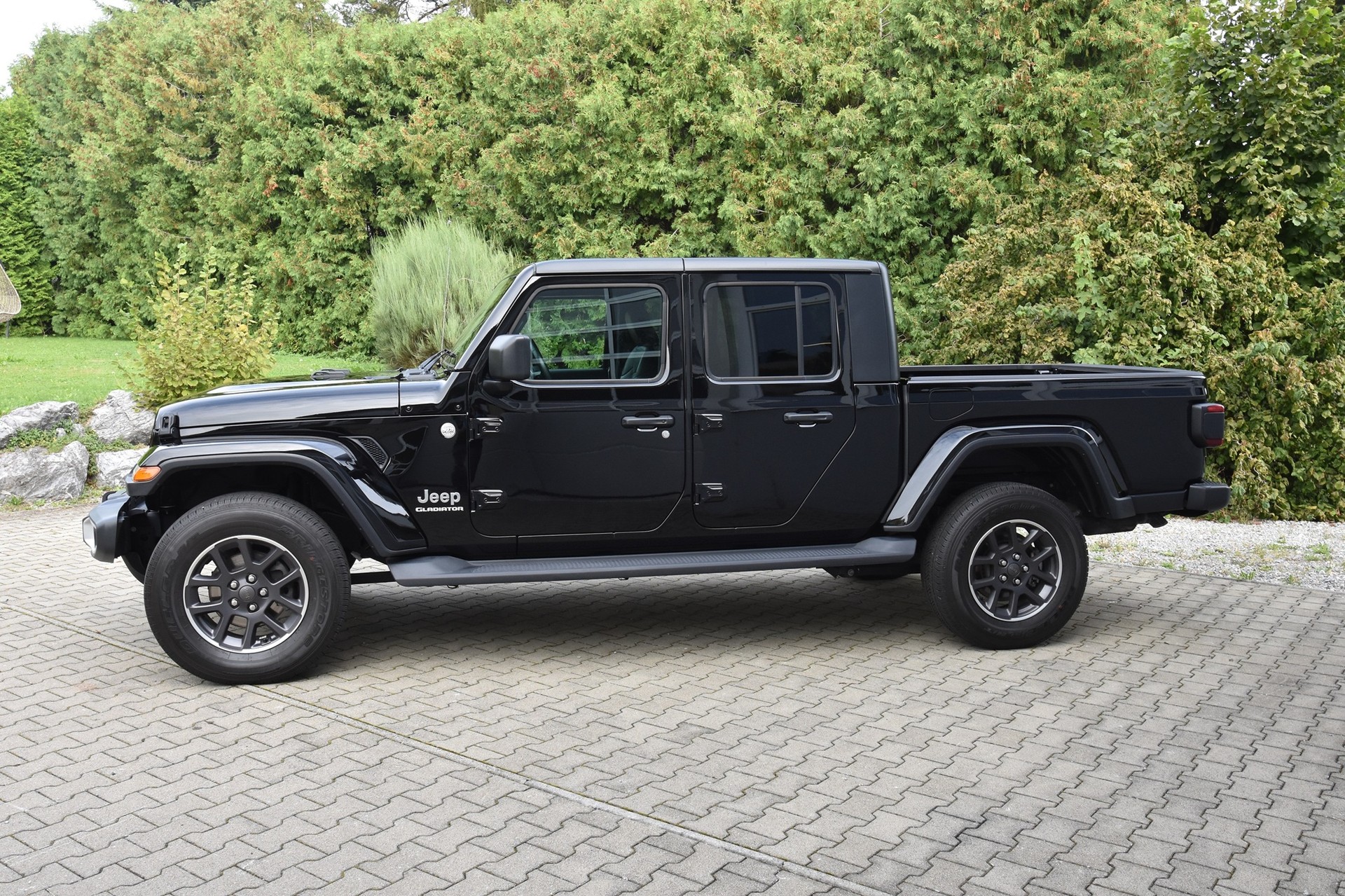 JEEP Overland-image-1