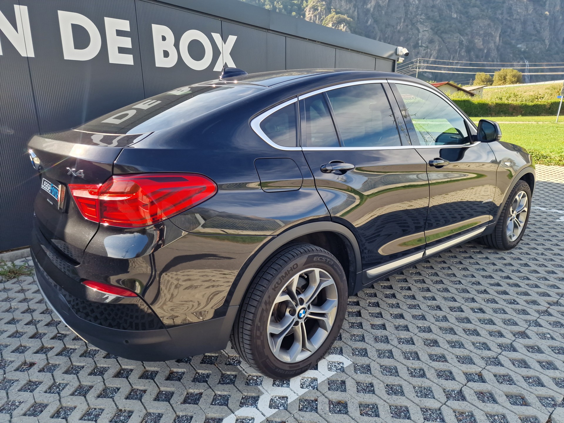 BMW X4 xDrive 28i Steptronic-image-4