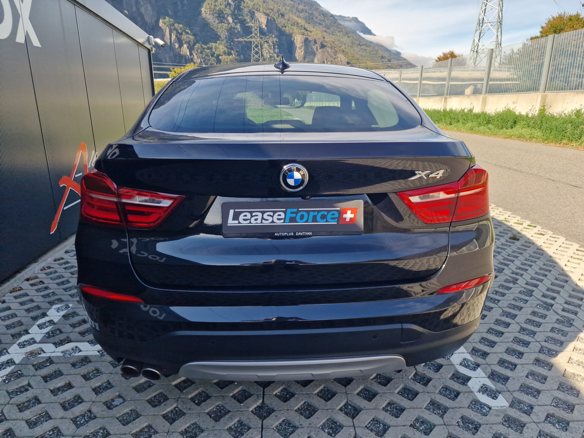 BMW X4 xDrive 28i Steptronic-image-5