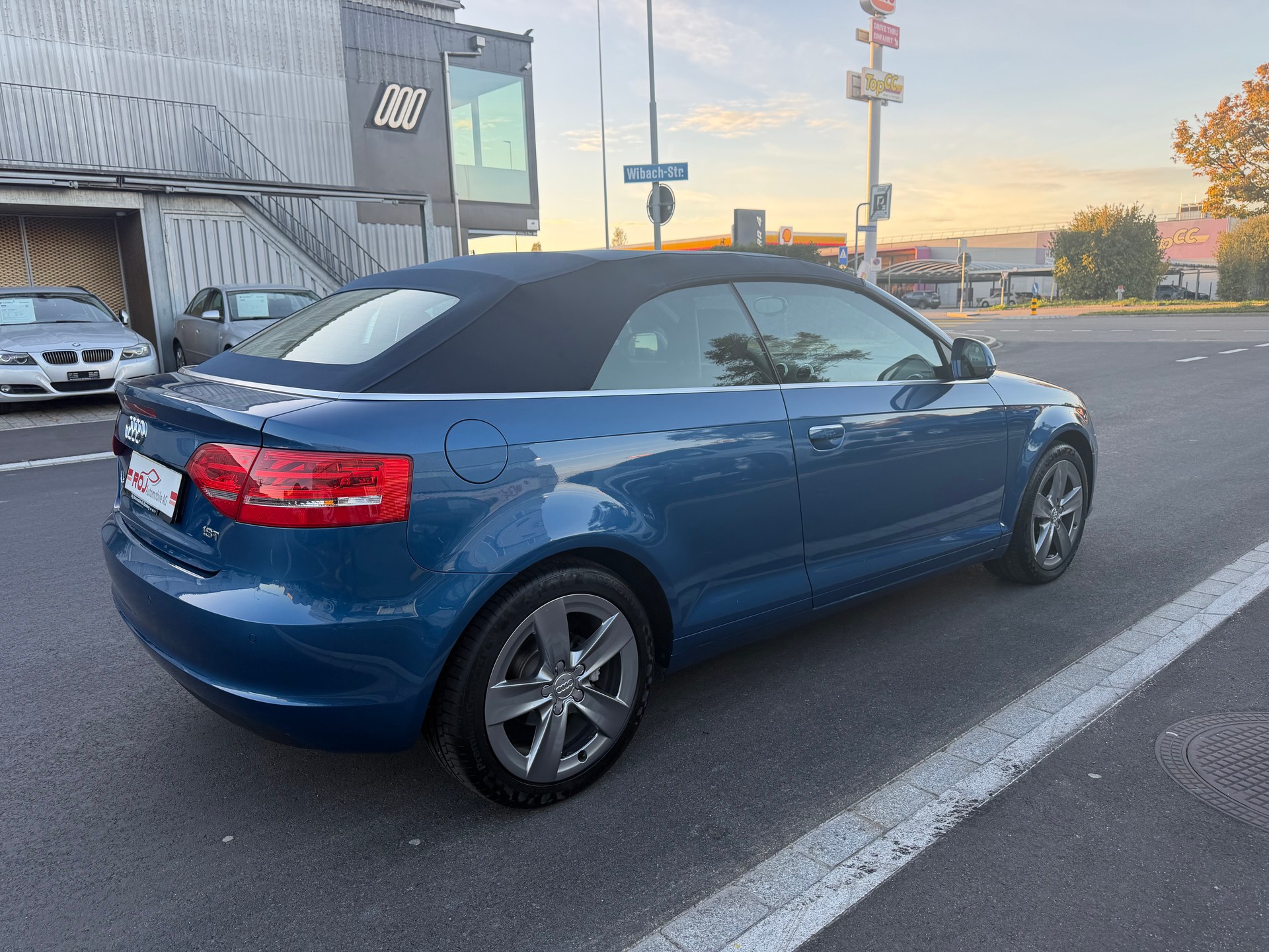 AUDI A3 Cabriolet 1.8 TFSI Ambition-image-4